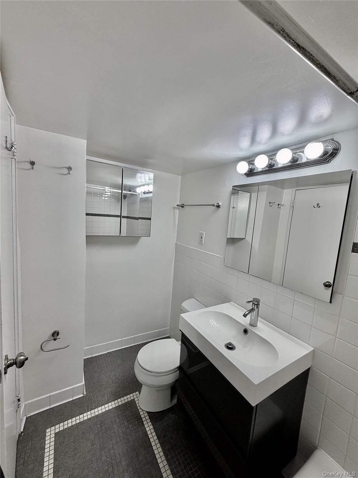 210 E 63rd Street, Unit 11B photo 14