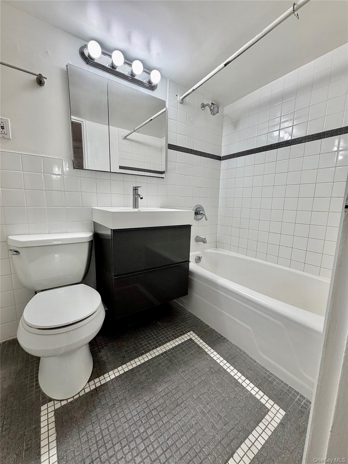 210 E 63rd Street, Unit 11B photo 13