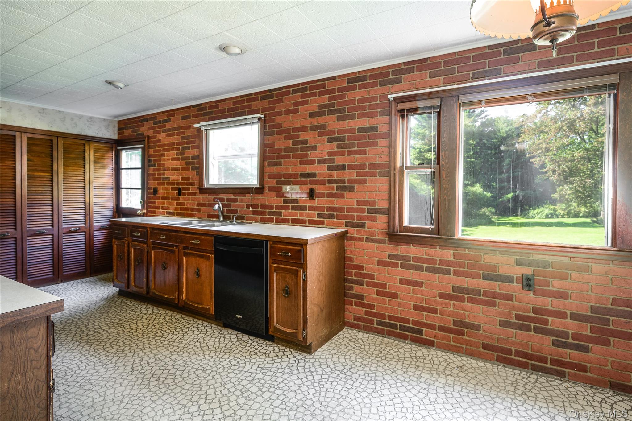 9 Ryder Avenue – For Sale photo 7