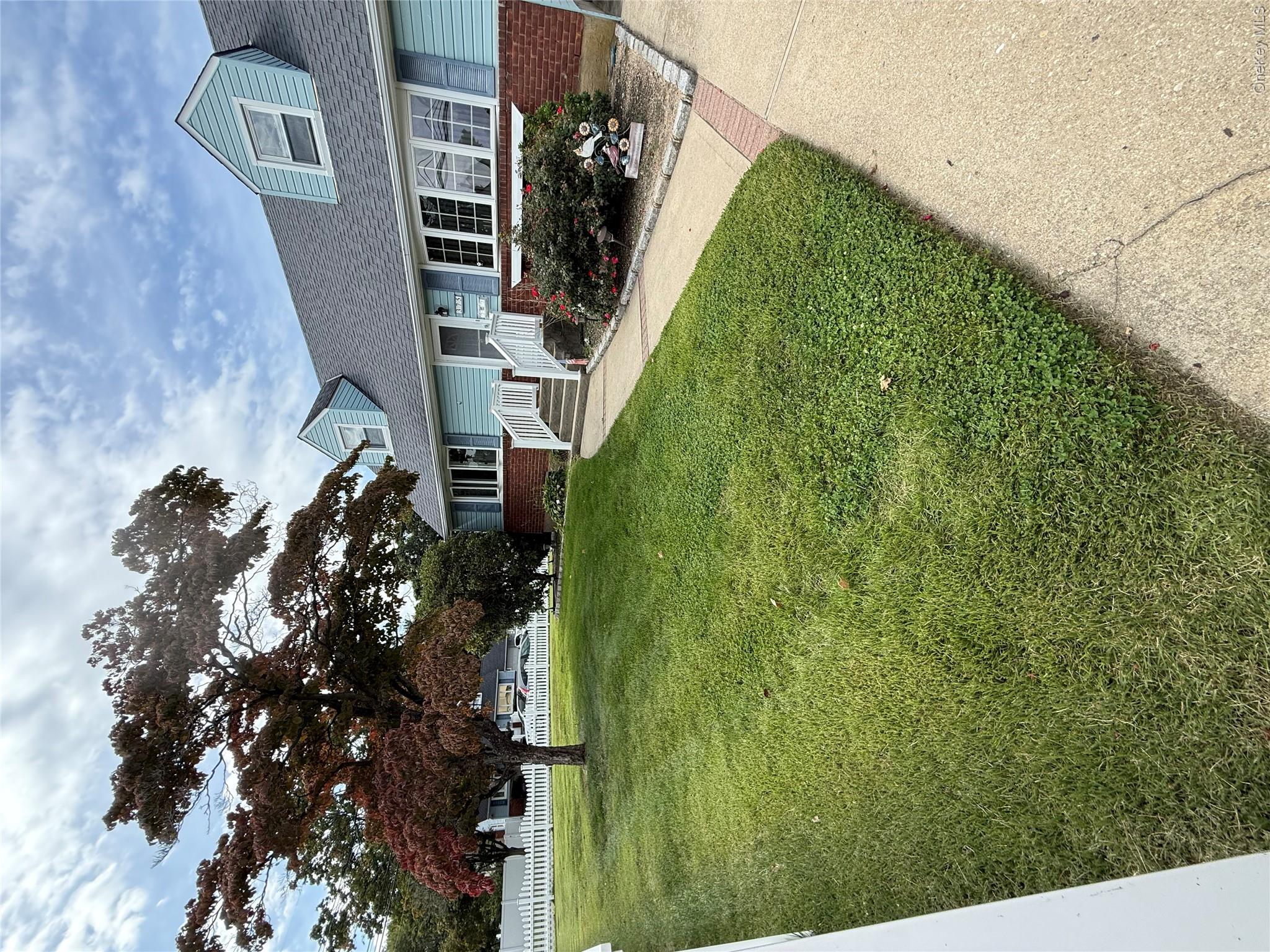 375 Catskill Avenue – For Sale