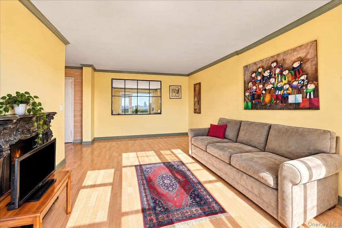 5900 Arlington Avenue, Unit 15E photo 2