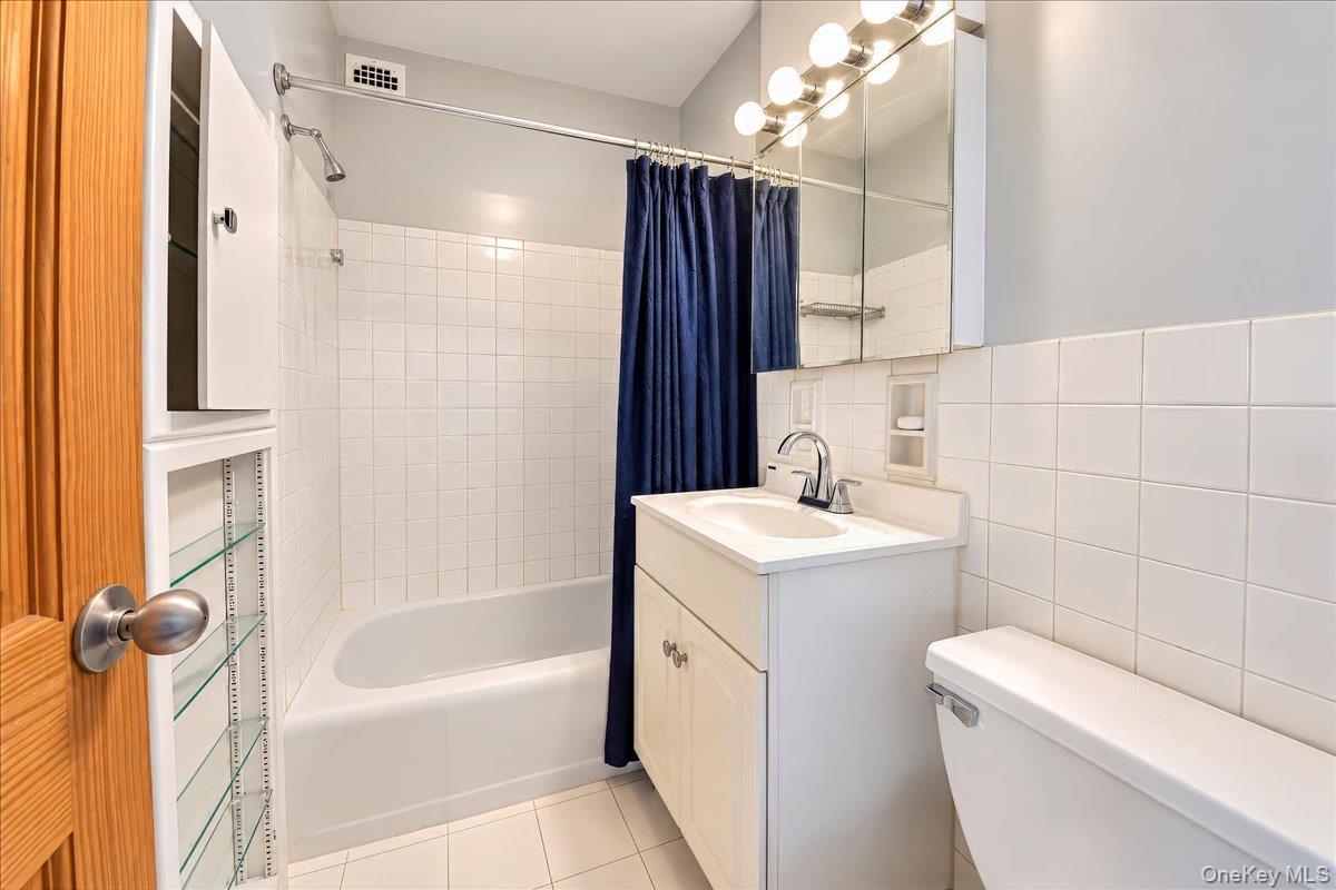 5900 Arlington Avenue, Unit 15E photo 7