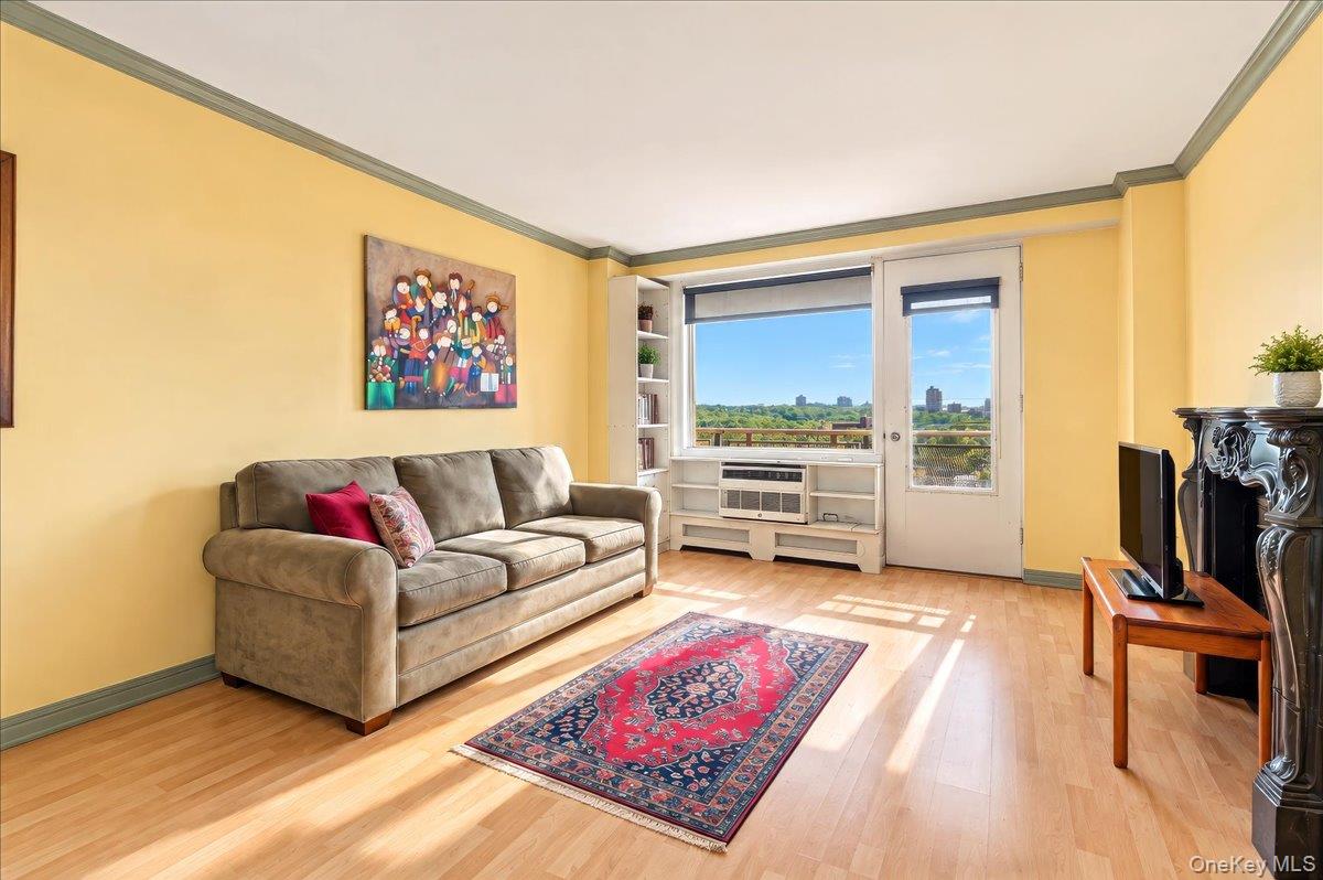 5900 Arlington Avenue, Unit 15E