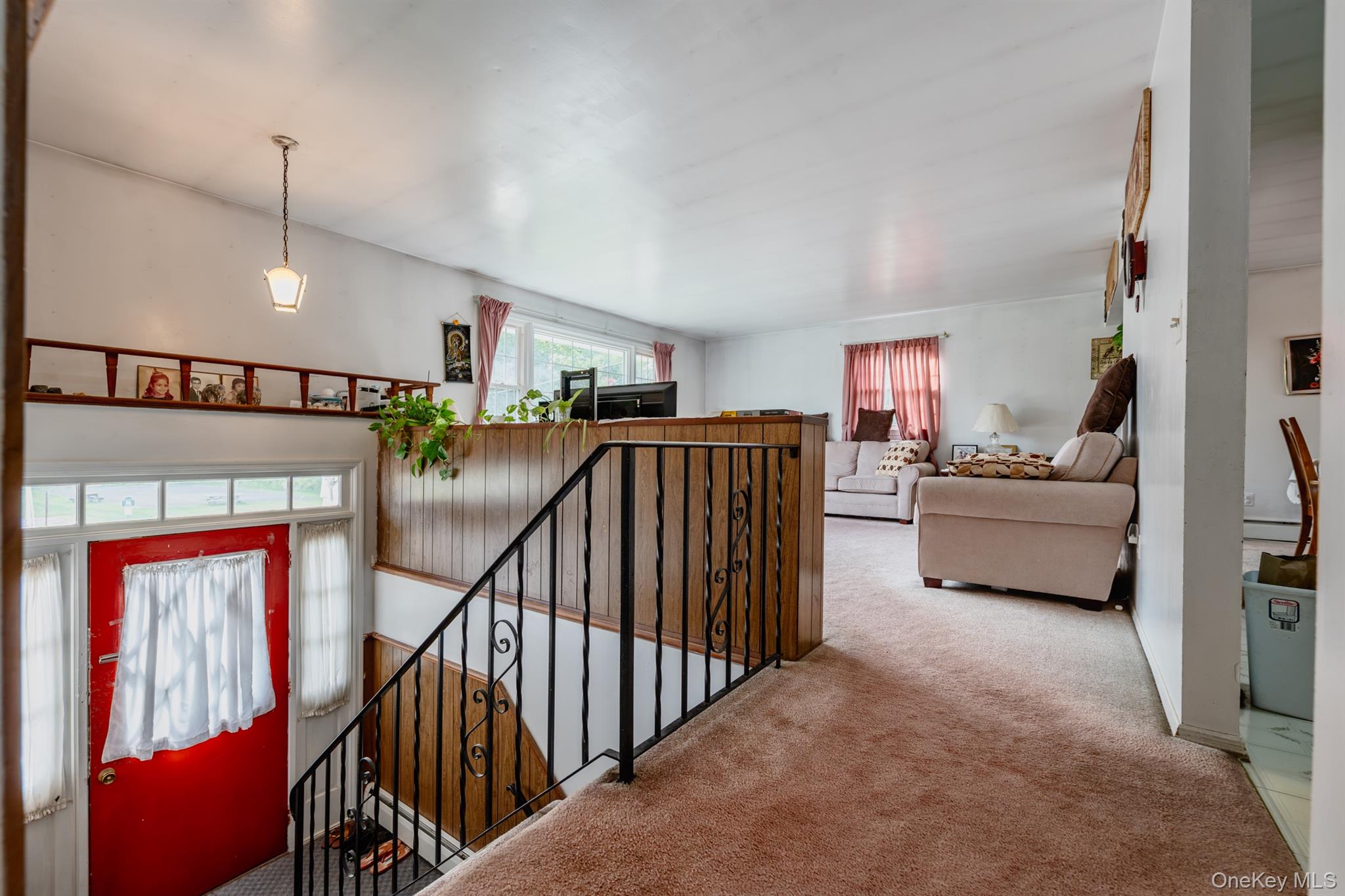 39 Jeanette Lane – For Sale photo 2