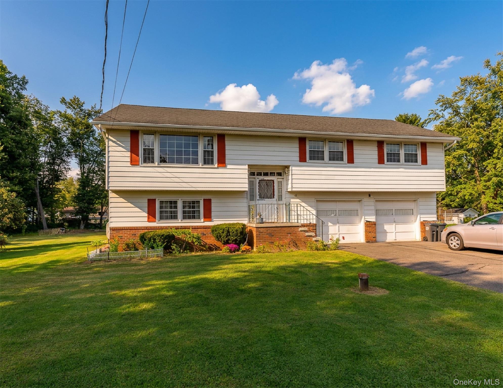 39 Jeanette Lane – For Sale