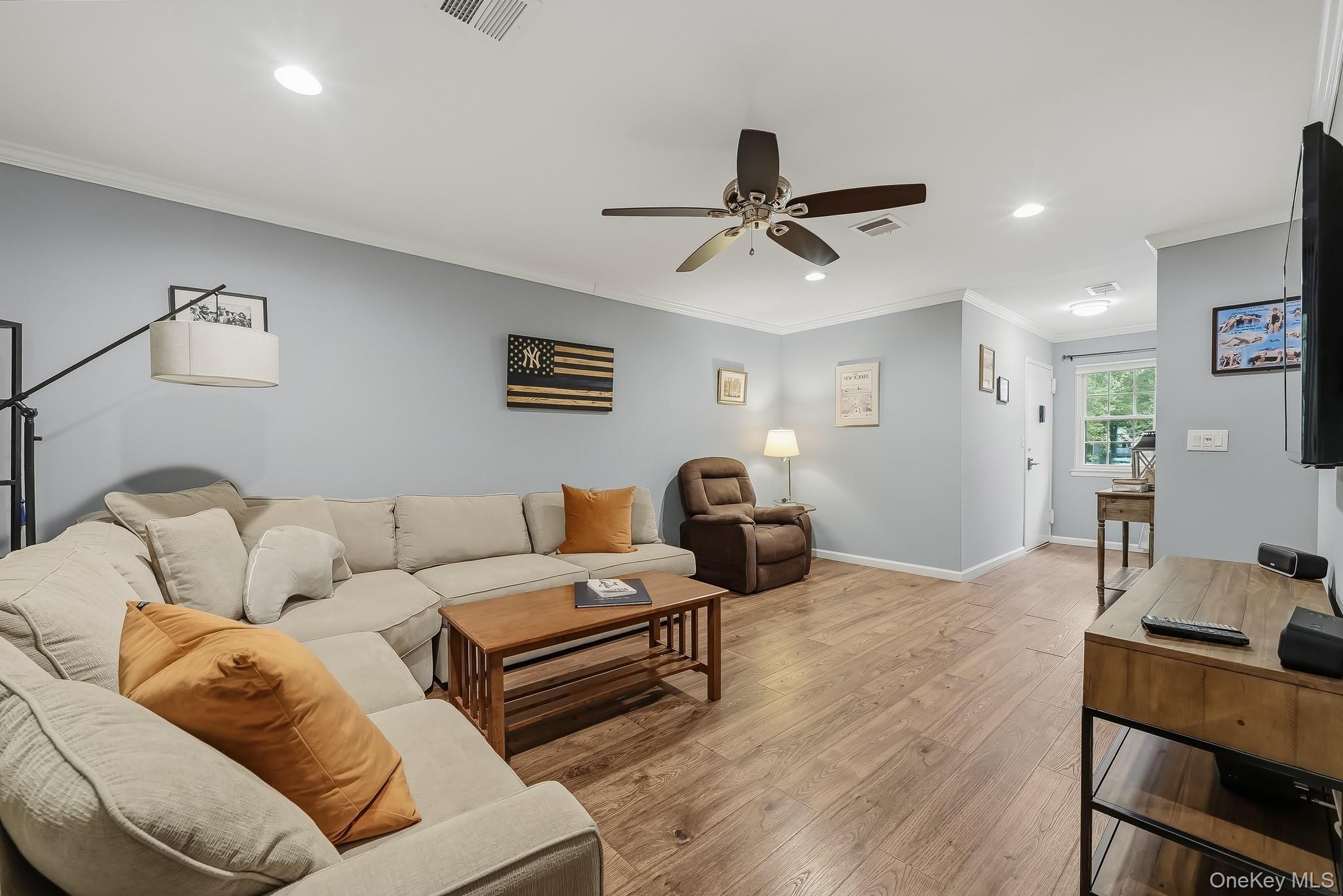 446 Somerset Drive, Unit L photo 10