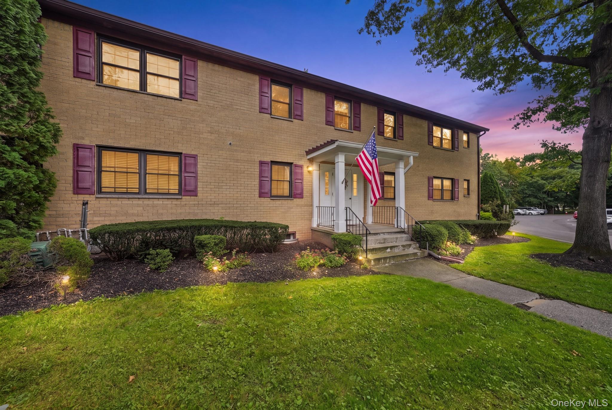 446 Somerset Drive, Unit L photo 2