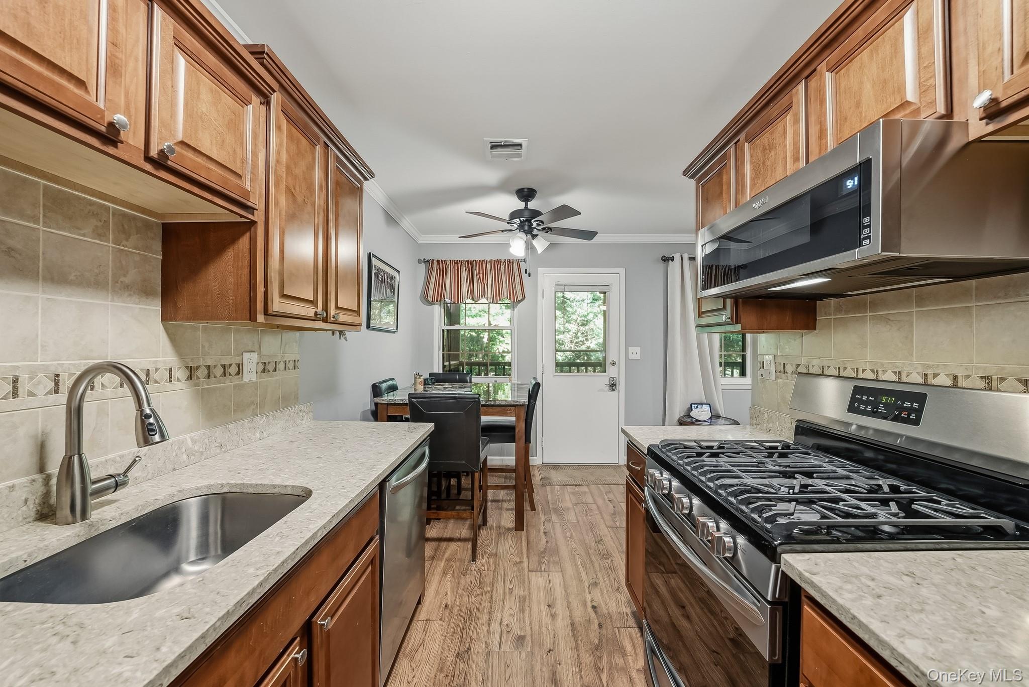 446 Somerset Drive, Unit L photo 19