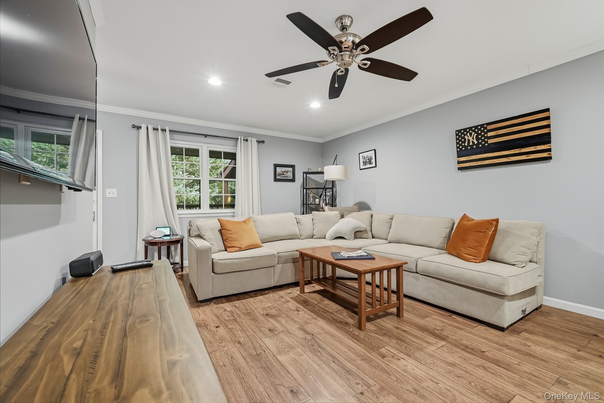 446 Somerset Drive, Unit L photo 9