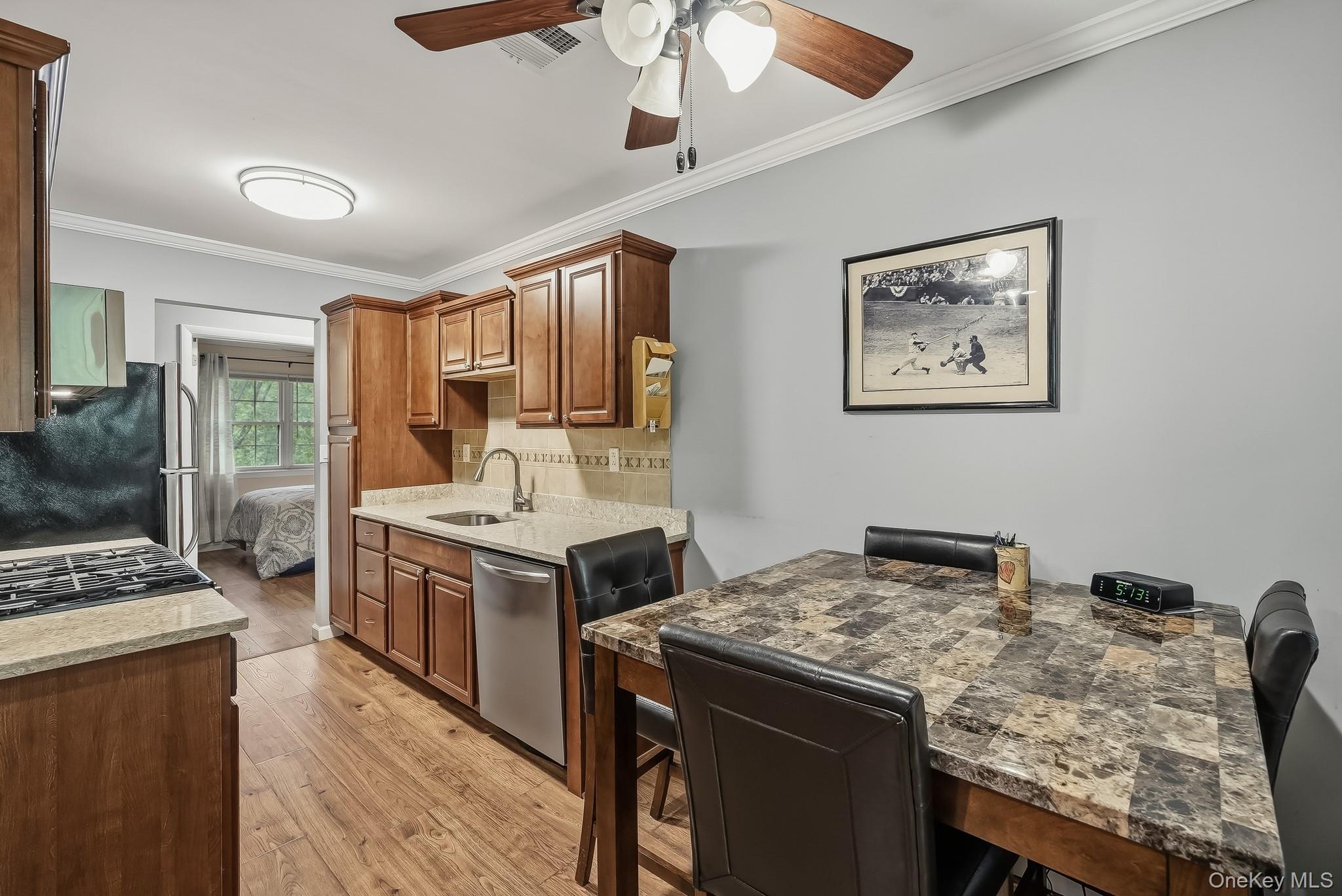 446 Somerset Drive, Unit L photo 14