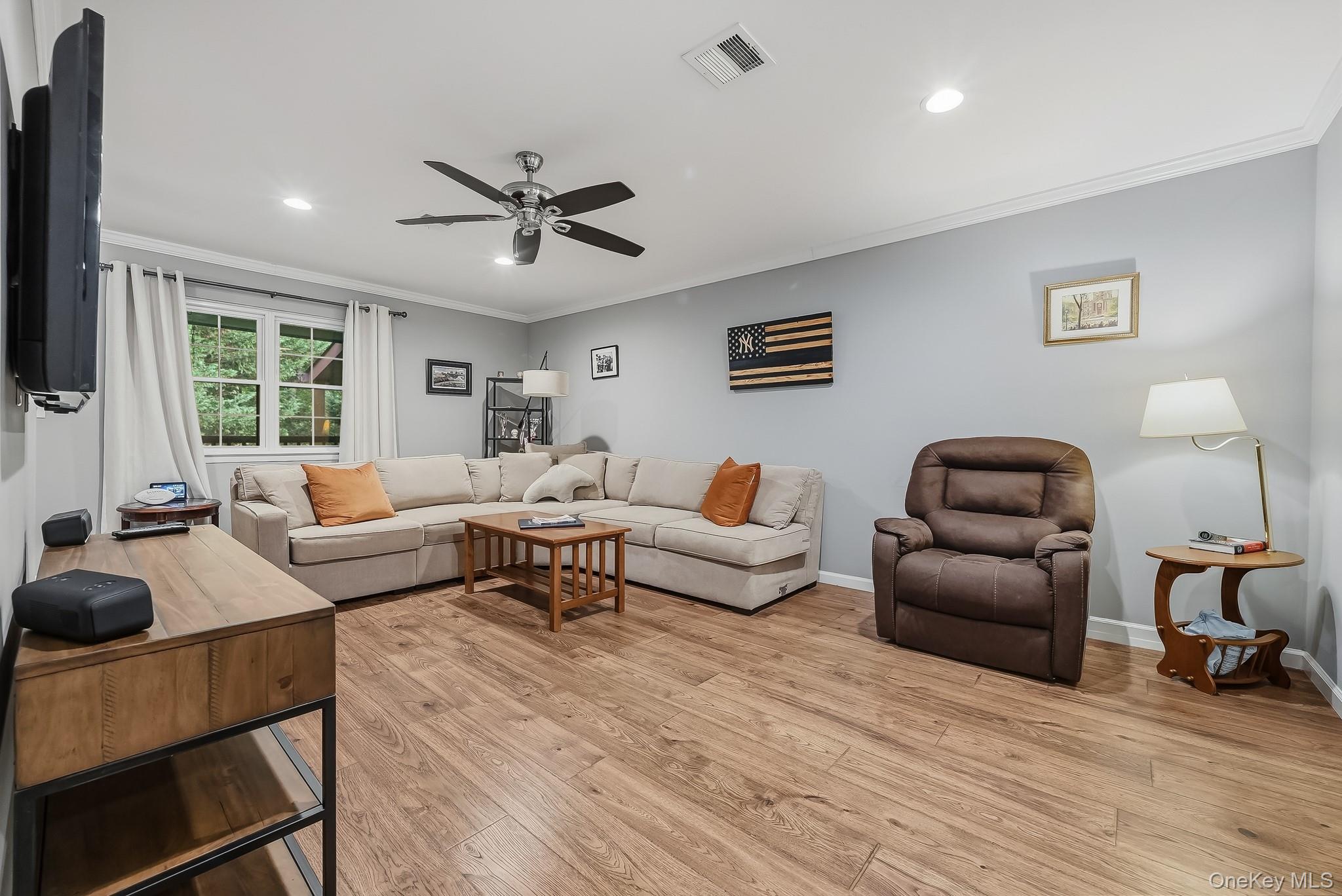 446 Somerset Drive, Unit L photo 8