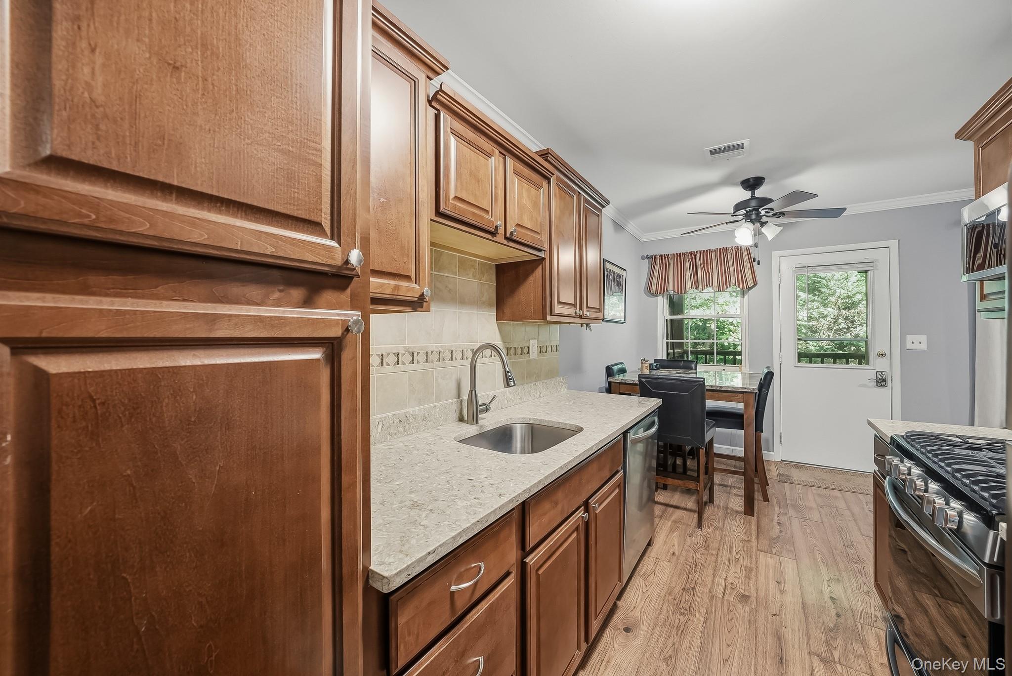 446 Somerset Drive, Unit L photo 21