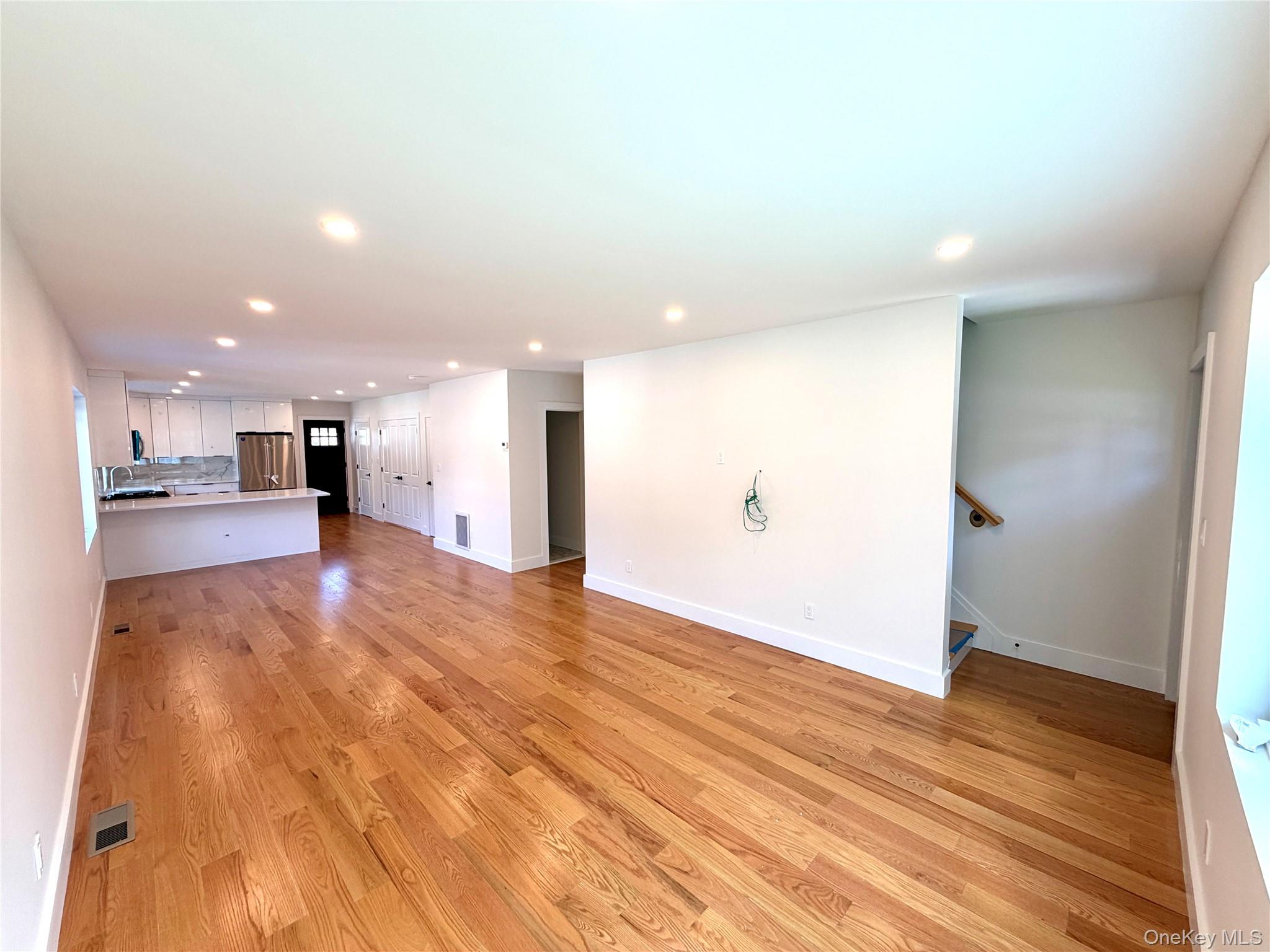 44 New Avenue – For Rent photo 8