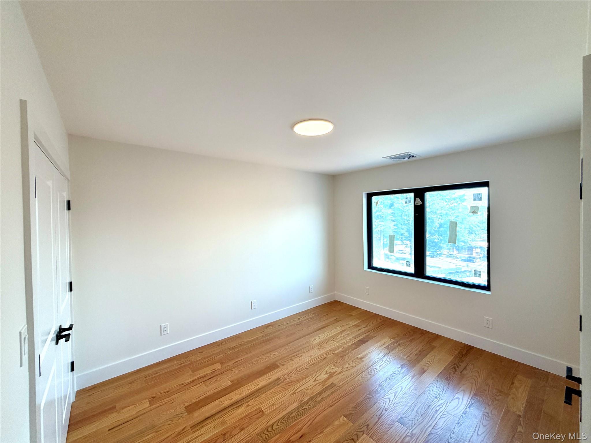 44 New Avenue – For Rent photo 18