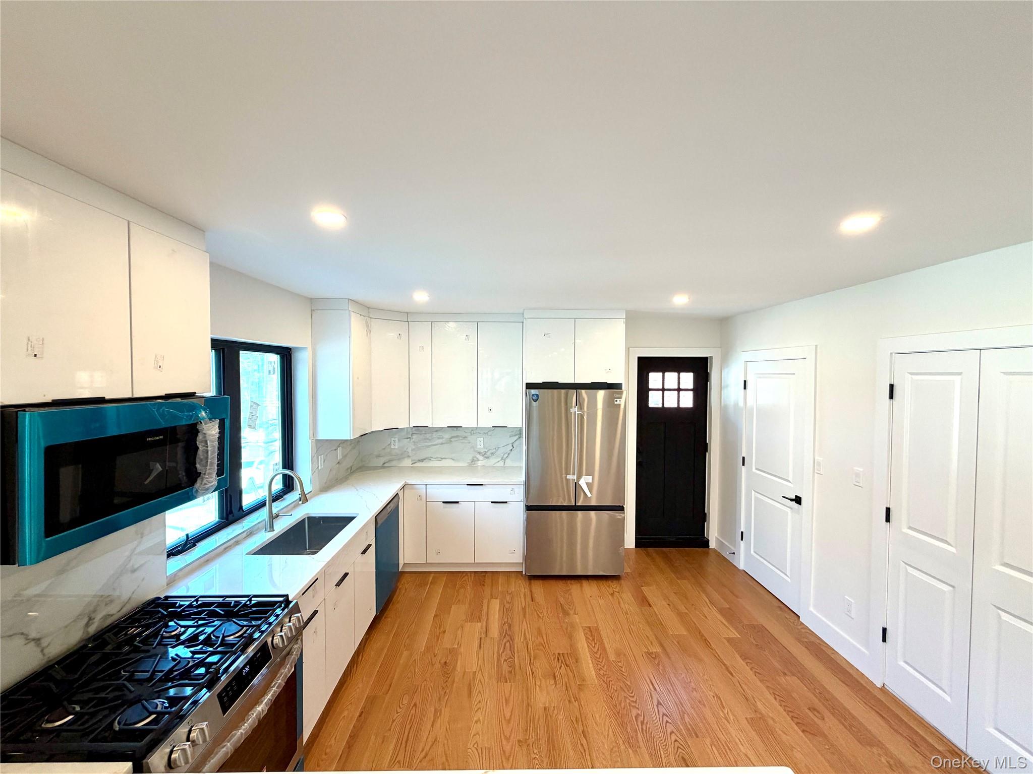 44 New Avenue – For Rent photo 4