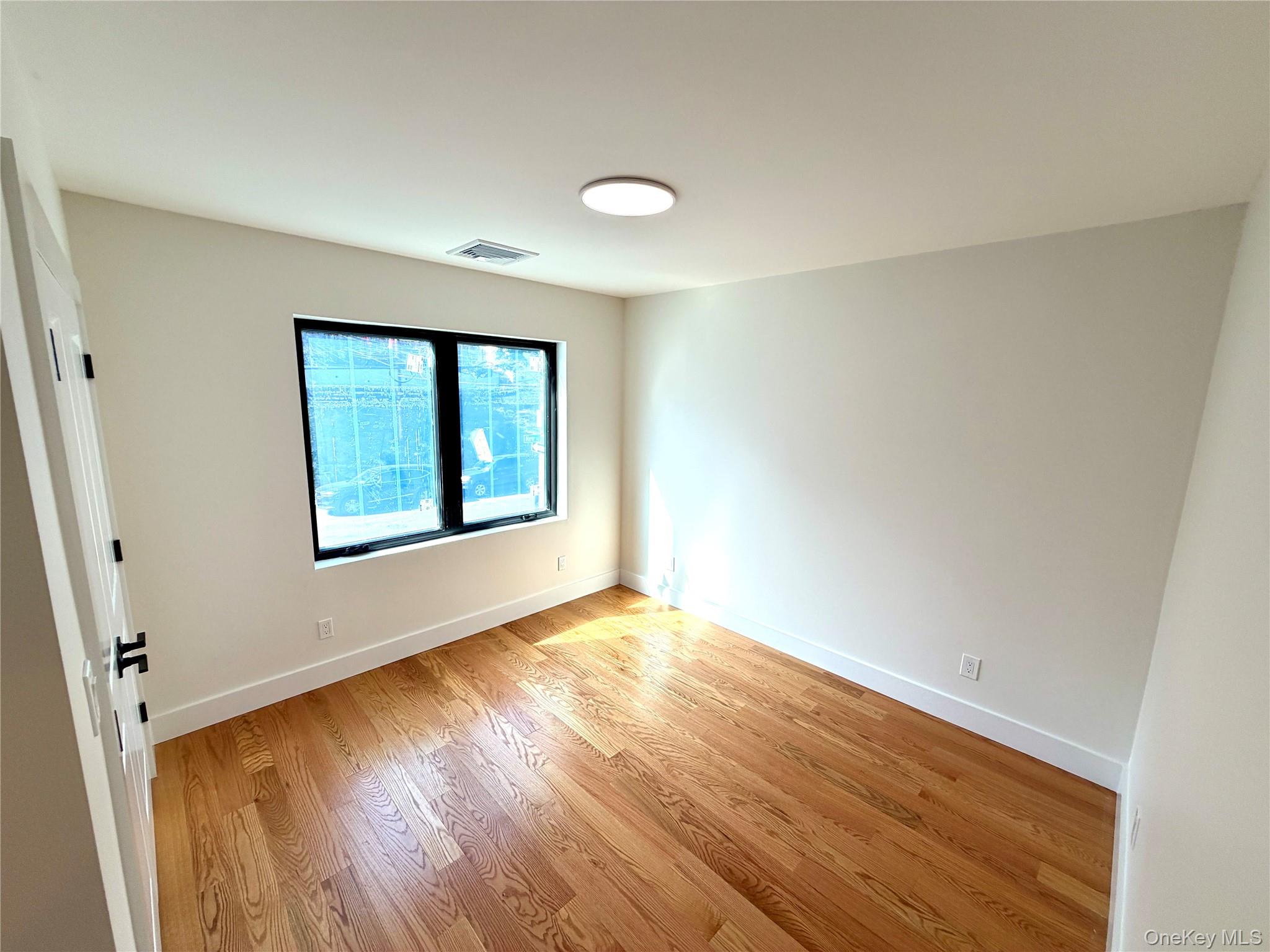 44 New Avenue – For Rent photo 11