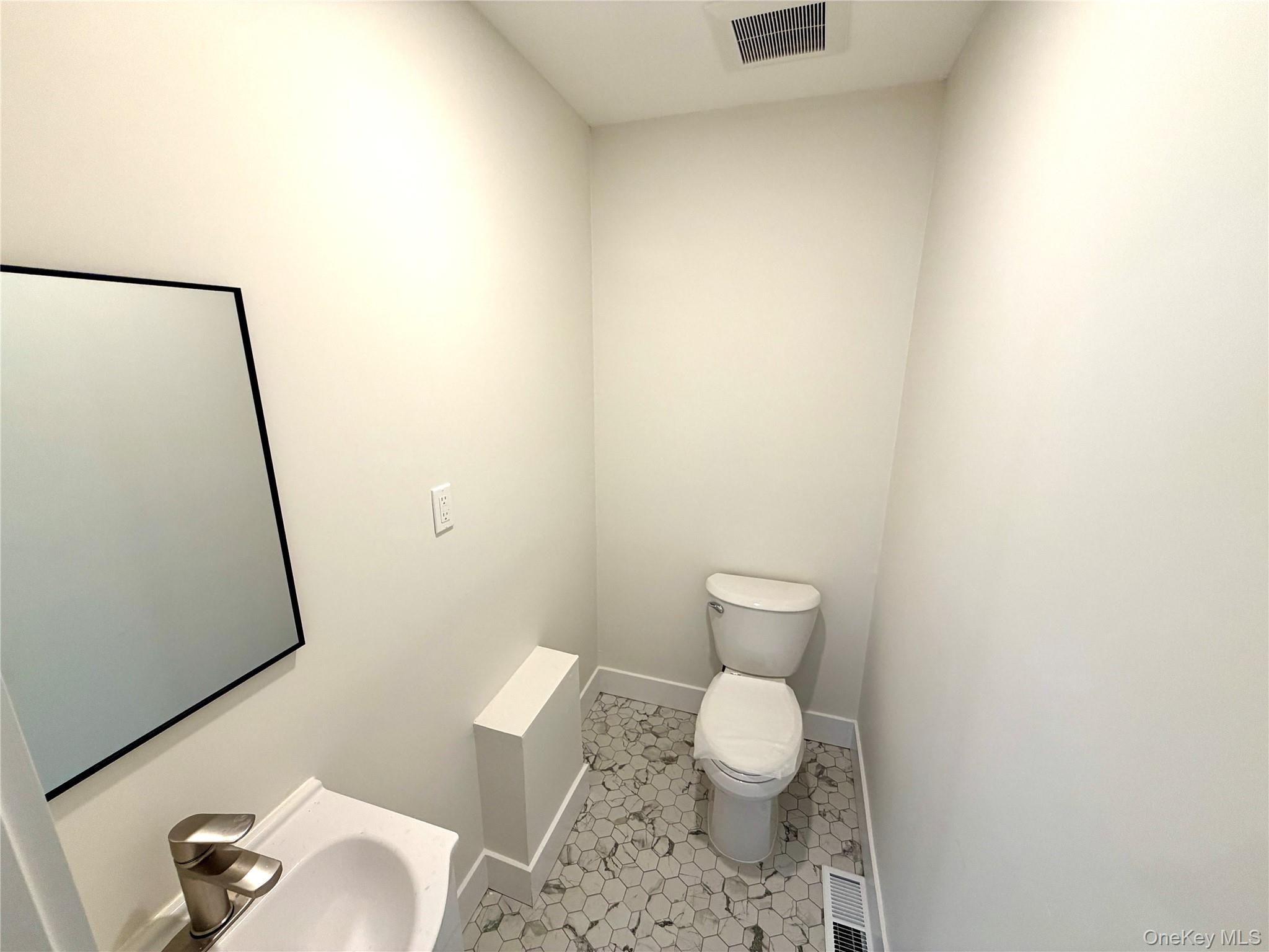 44 New Avenue – For Rent photo 10