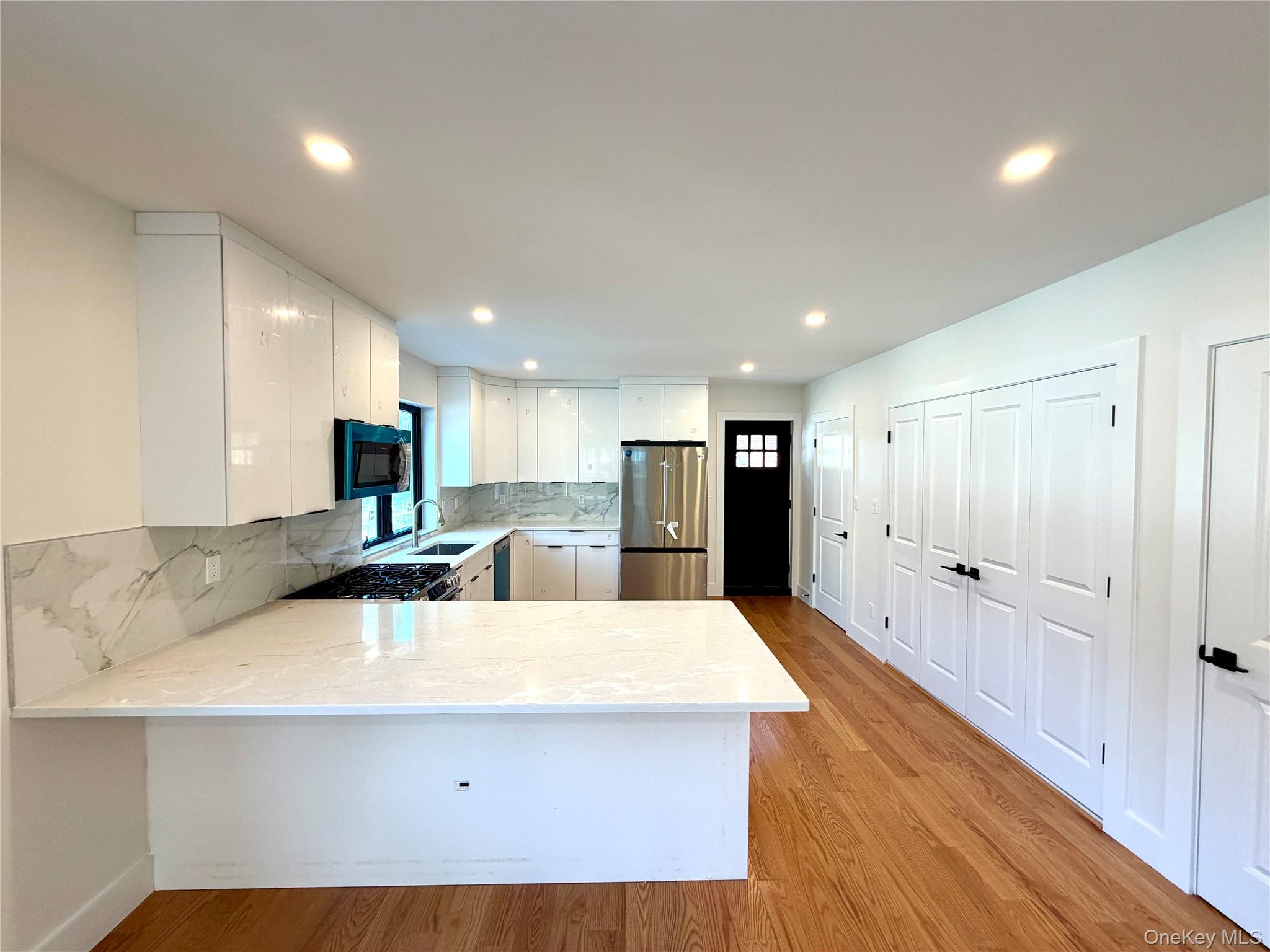44 New Avenue – For Rent photo 3