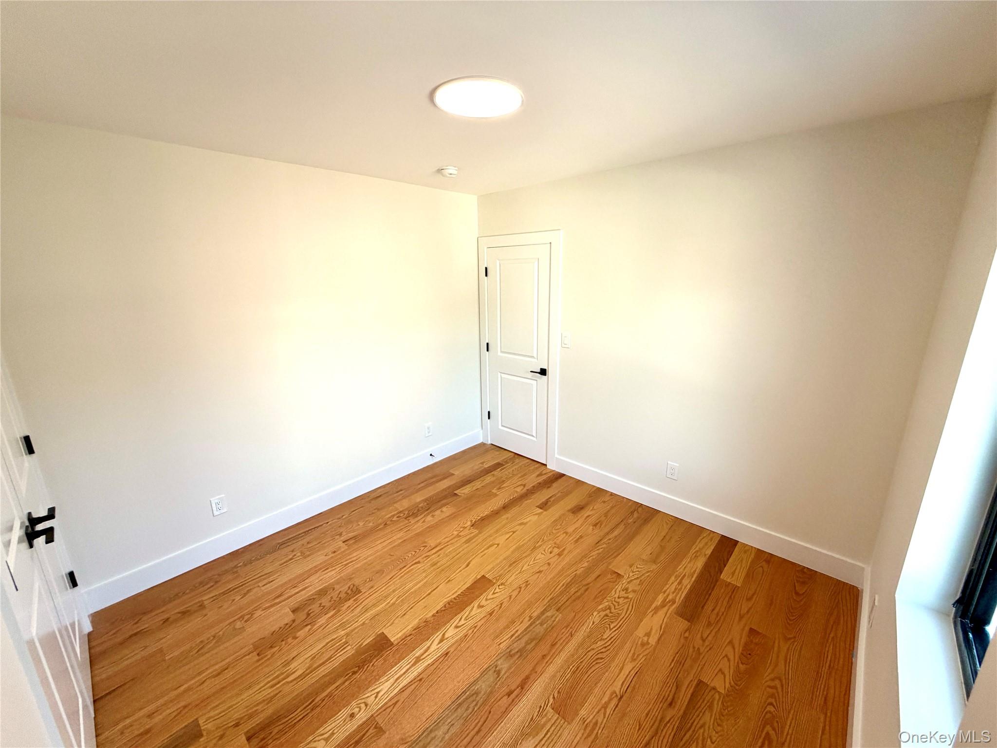 44 New Avenue – For Rent photo 16