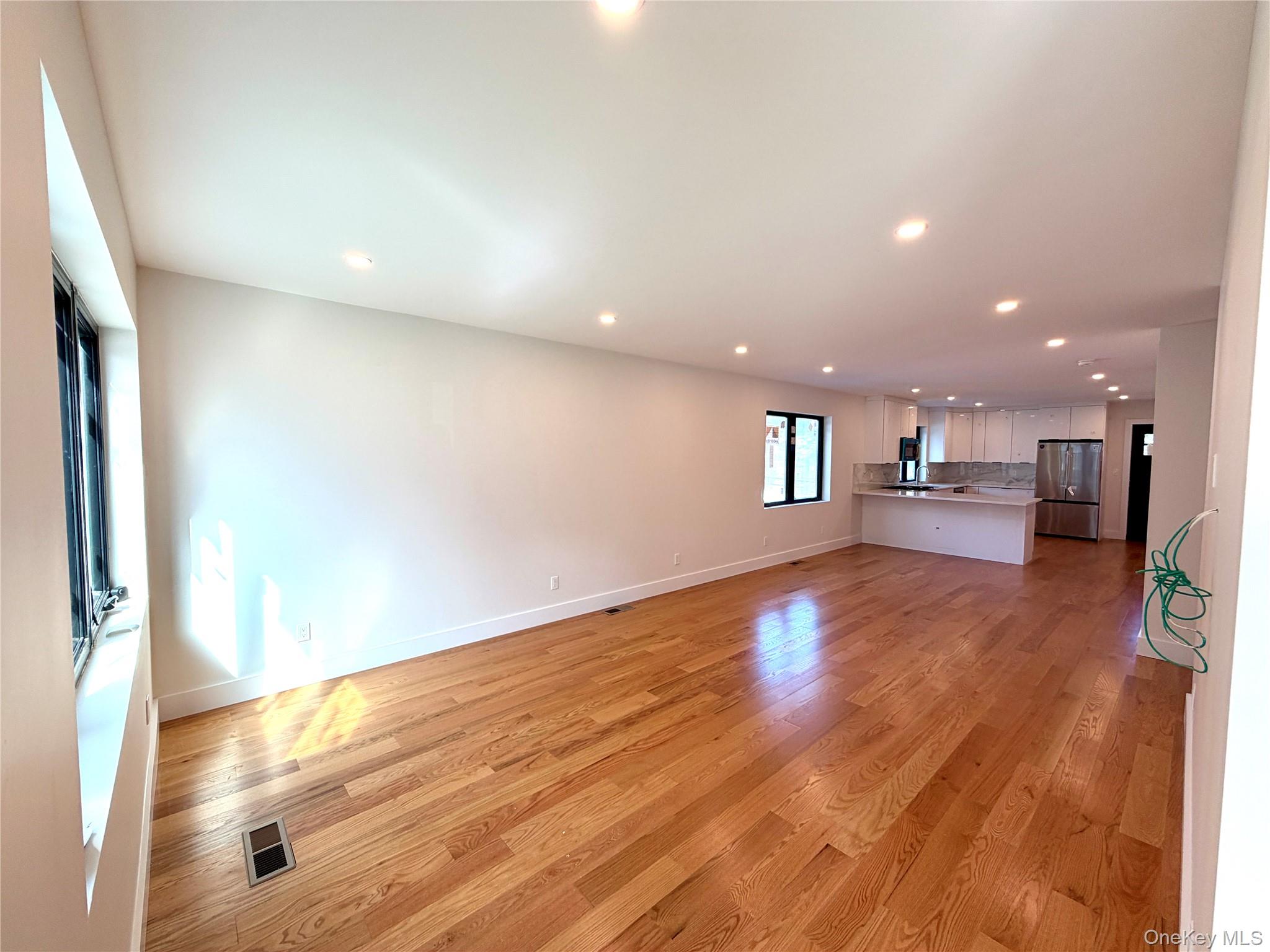 44 New Avenue – For Rent photo 6