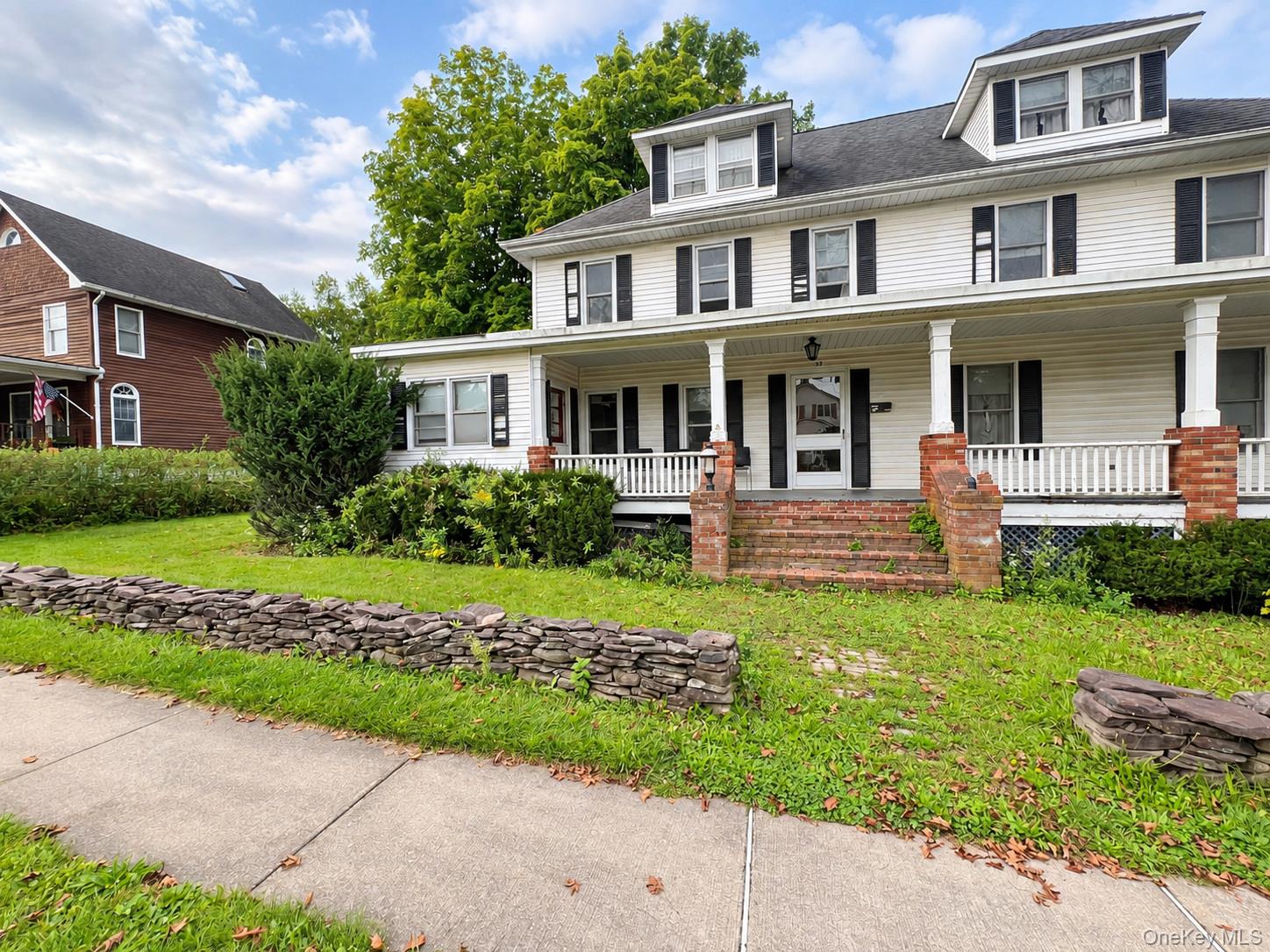 39 Maple Avenue – For Sale photo 2