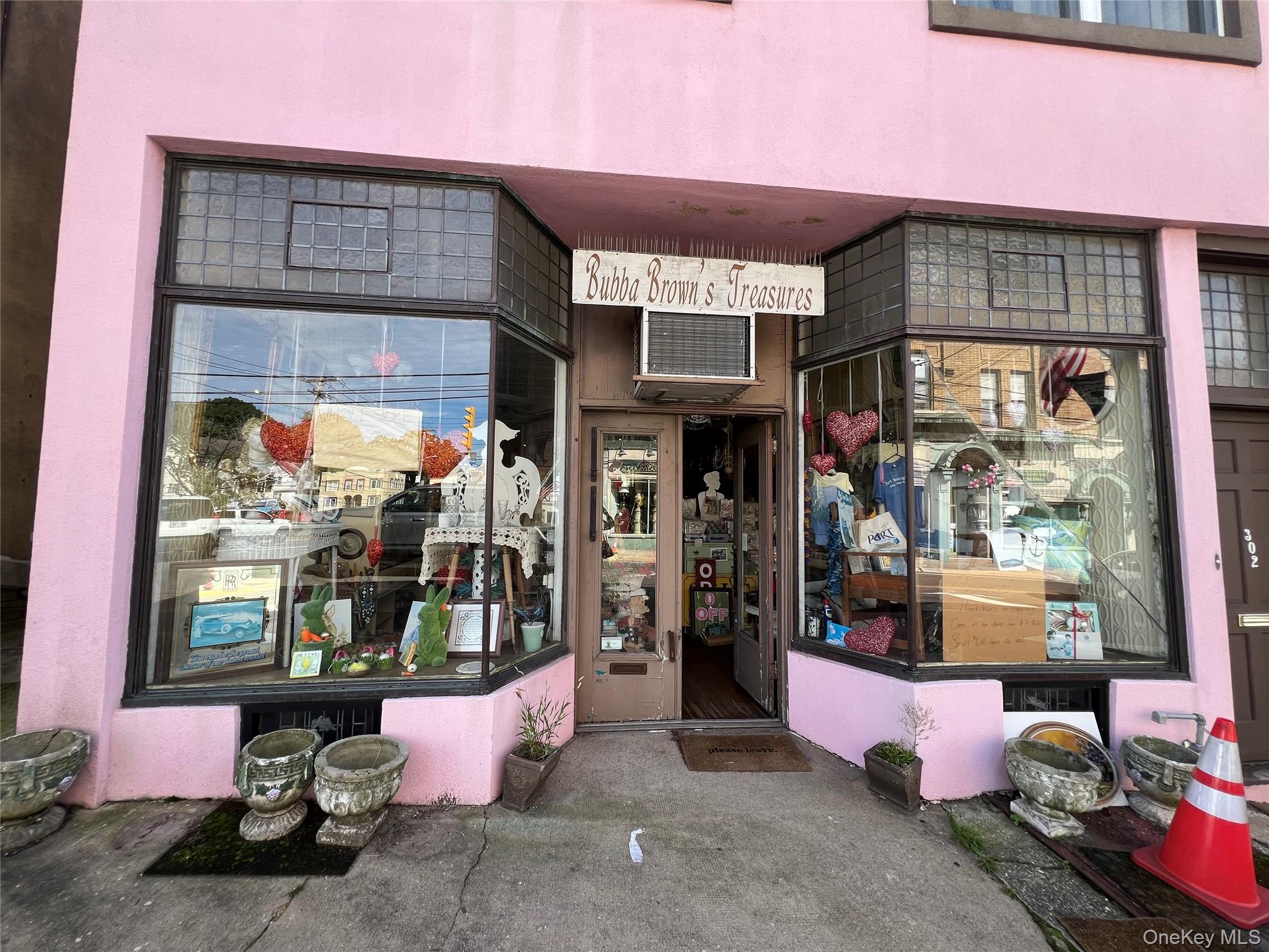 302 Main Street – For Sale photo 2
