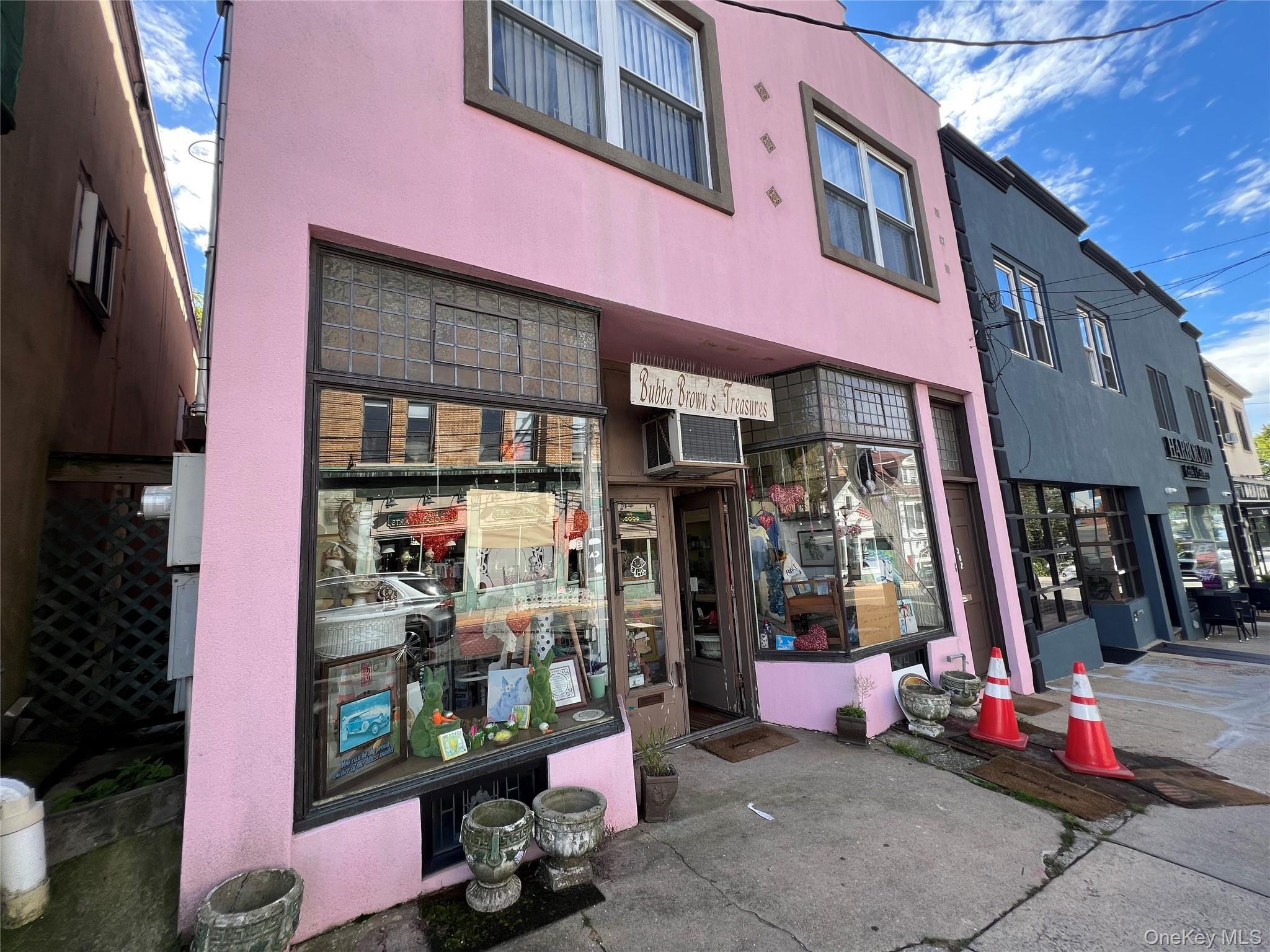 302 Main Street – For Sale