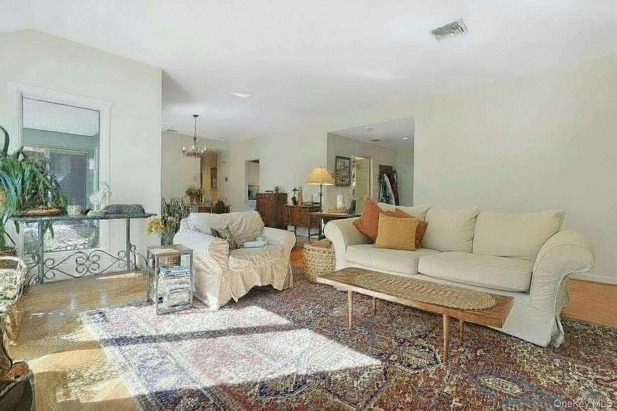 593B Heritage Hills, Unit B photo 5