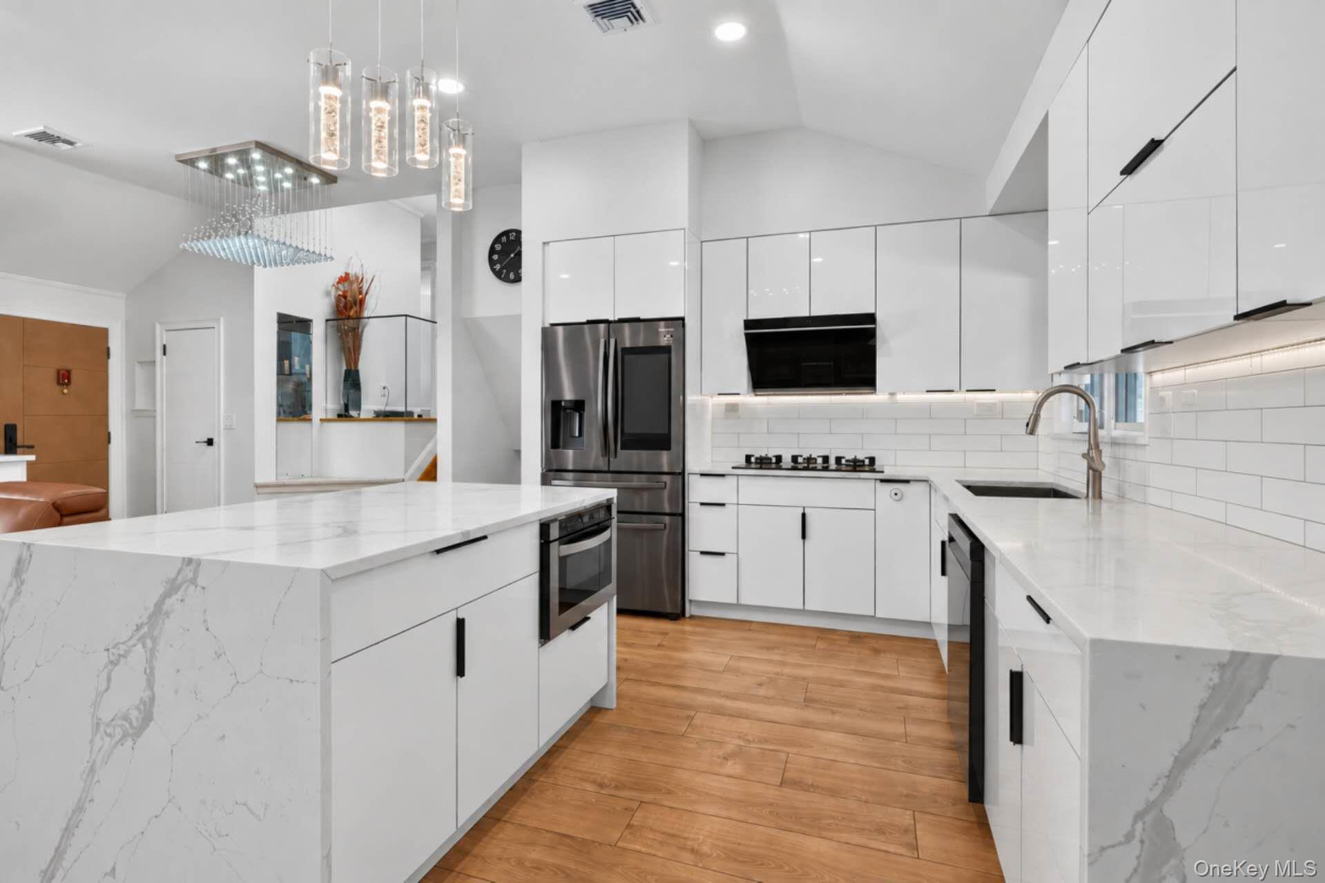 76 Marcus Avenue – For Sale photo 4