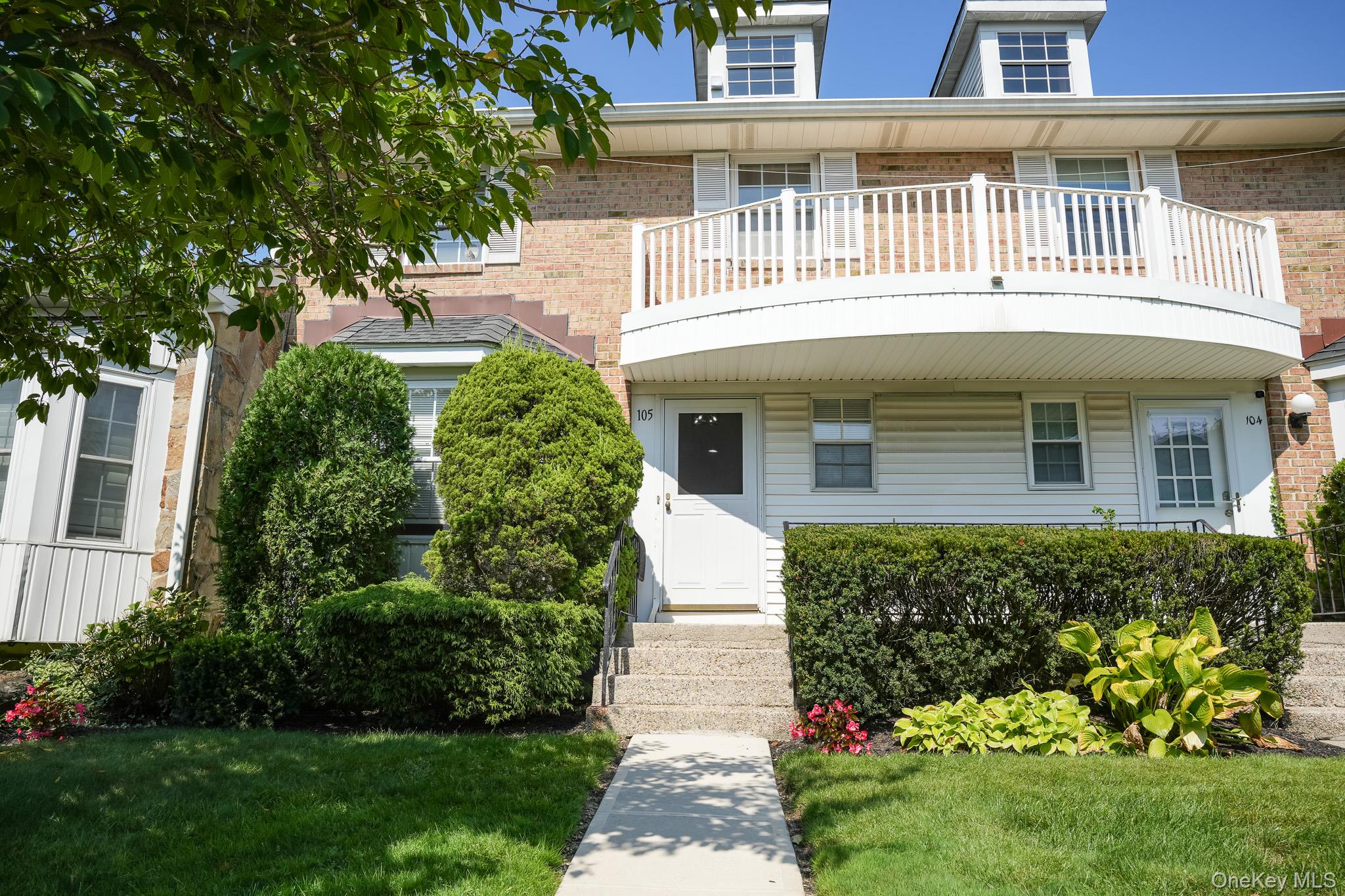 105 Glen Way – For Sale