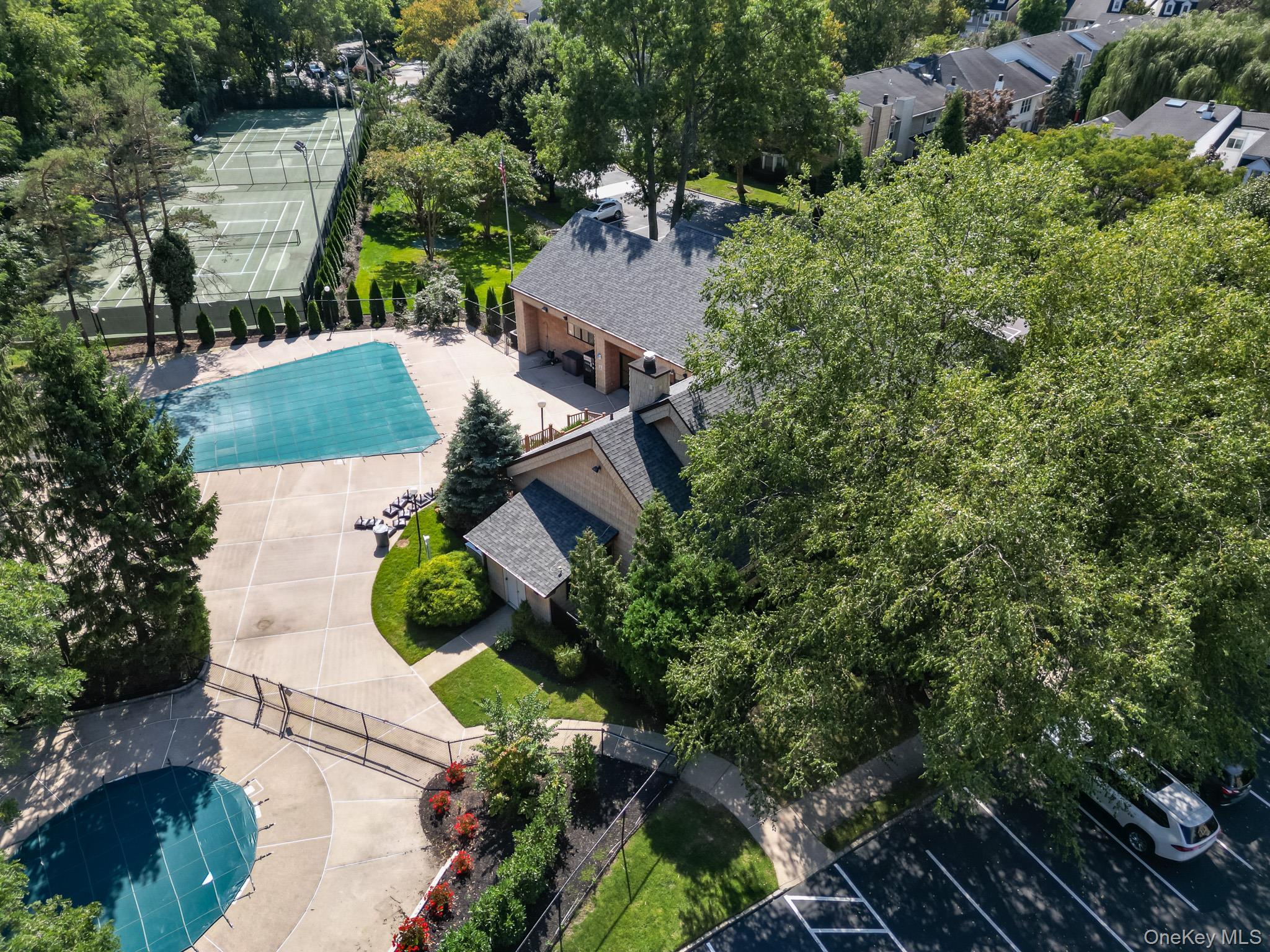 105 Glen Way – For Sale photo 32