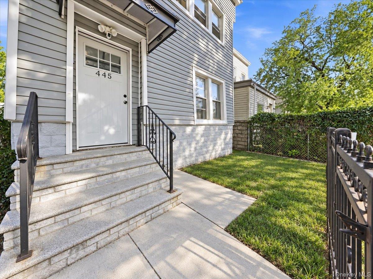 445 S 8th Avenue – For Sale photo 3