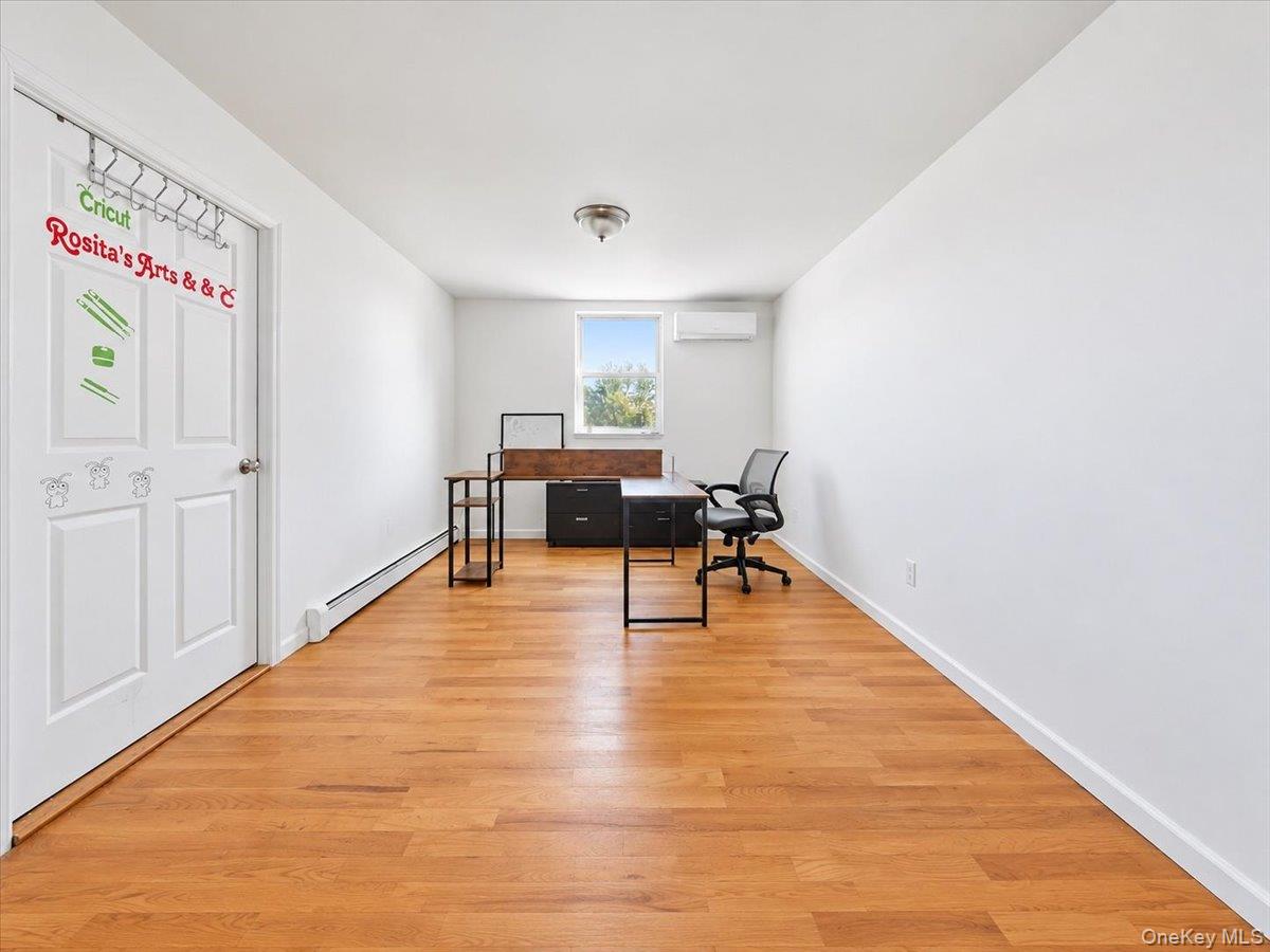 445 S 8th Avenue – For Sale photo 14