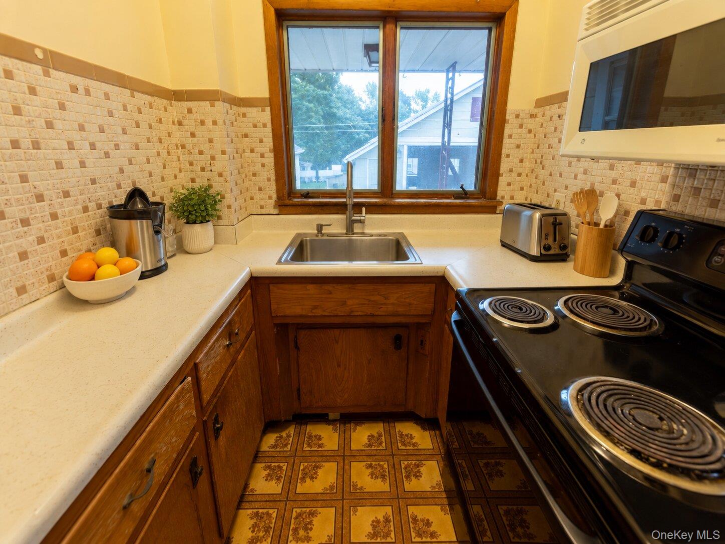504 Tower Avenue – For Sale photo 7