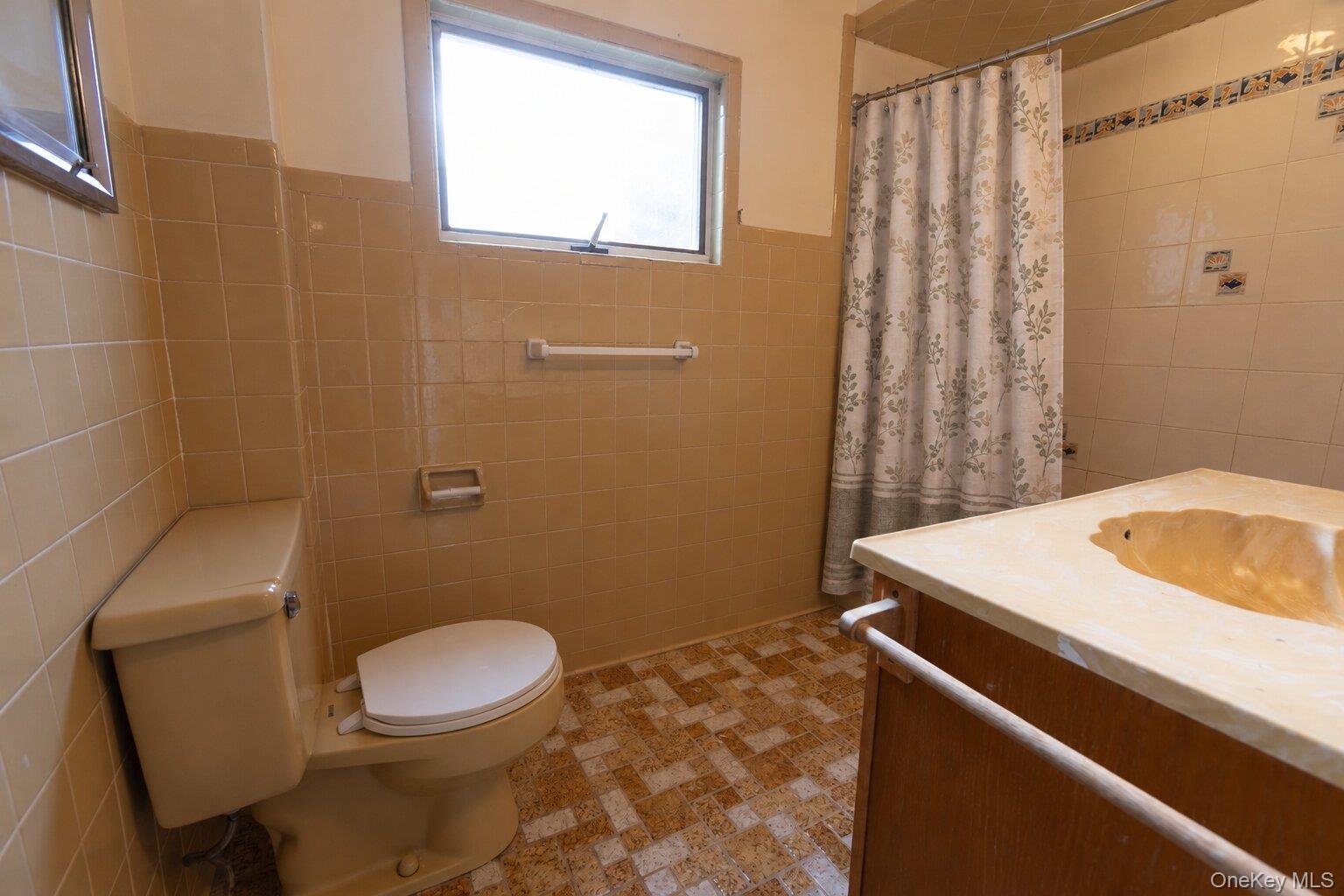 504 Tower Avenue – For Sale photo 12