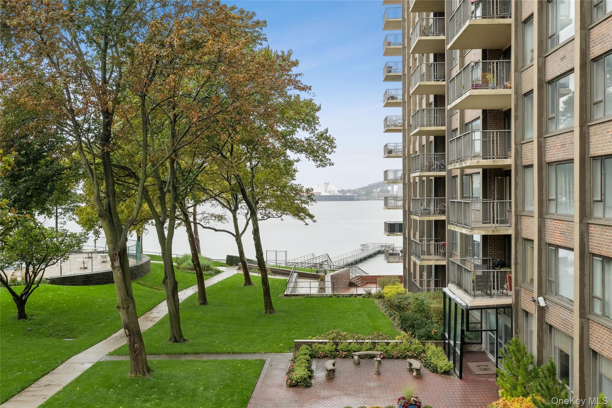 166-25 Powells Cove Boulevard, Unit 3F photo 21