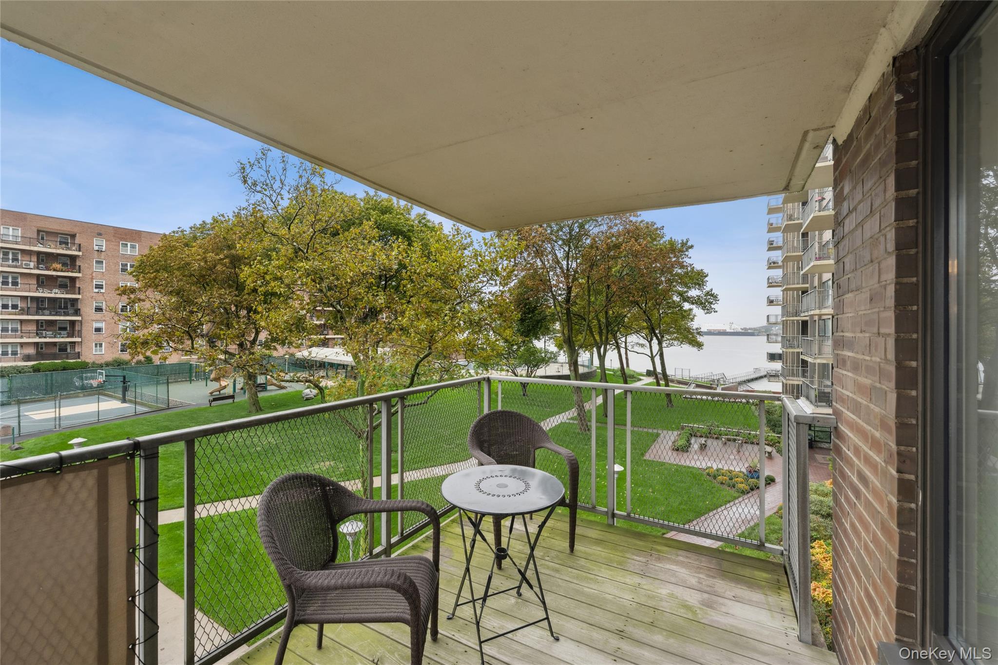 166-25 Powells Cove Boulevard, Unit 3F photo 20