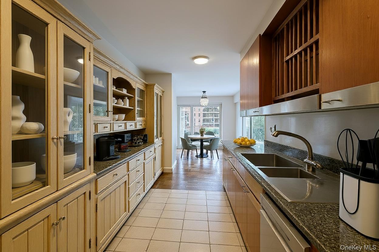 166-25 Powells Cove Boulevard, Unit 3F photo 10
