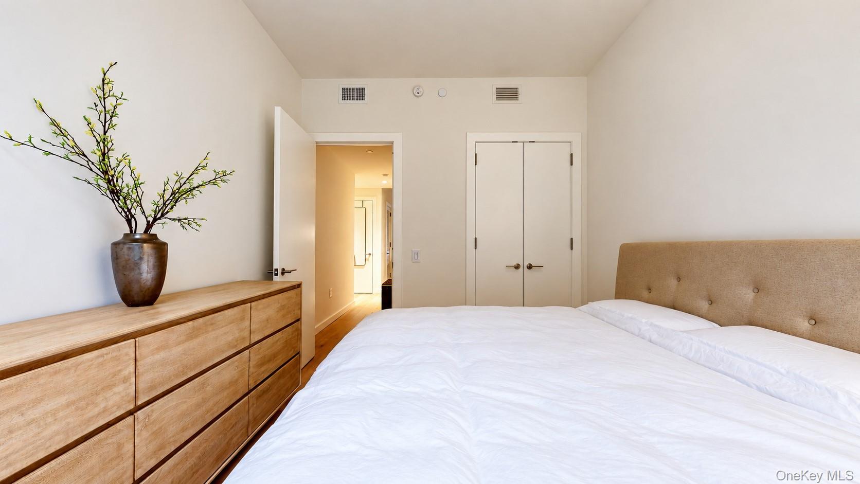 135 E 47TH Street, Unit 22F photo 23