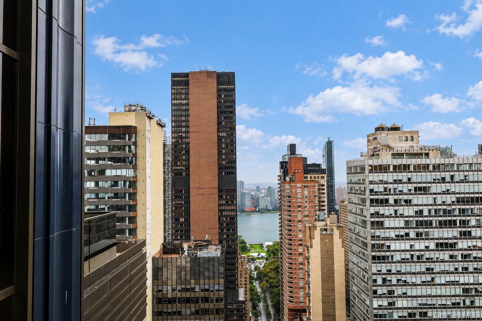 135 E 47TH Street, Unit 22F photo 24
