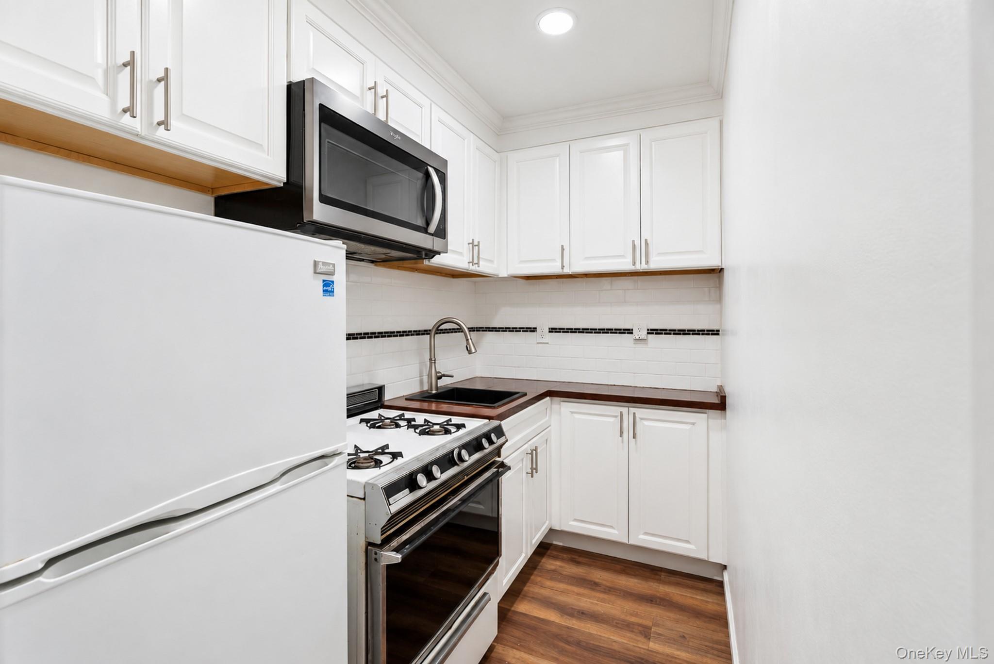 61 Oliver Street, Unit 4D photo 3
