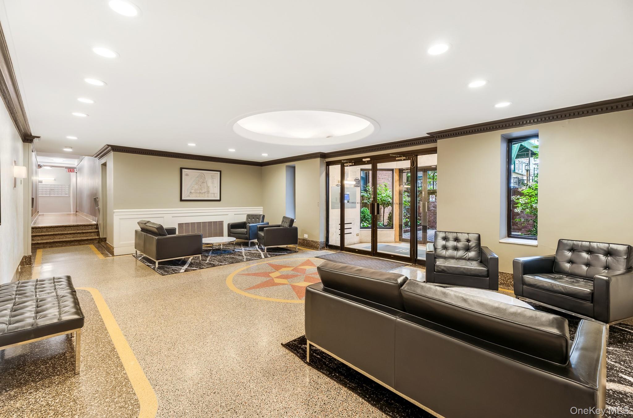 61 Oliver Street, Unit 4D photo 4