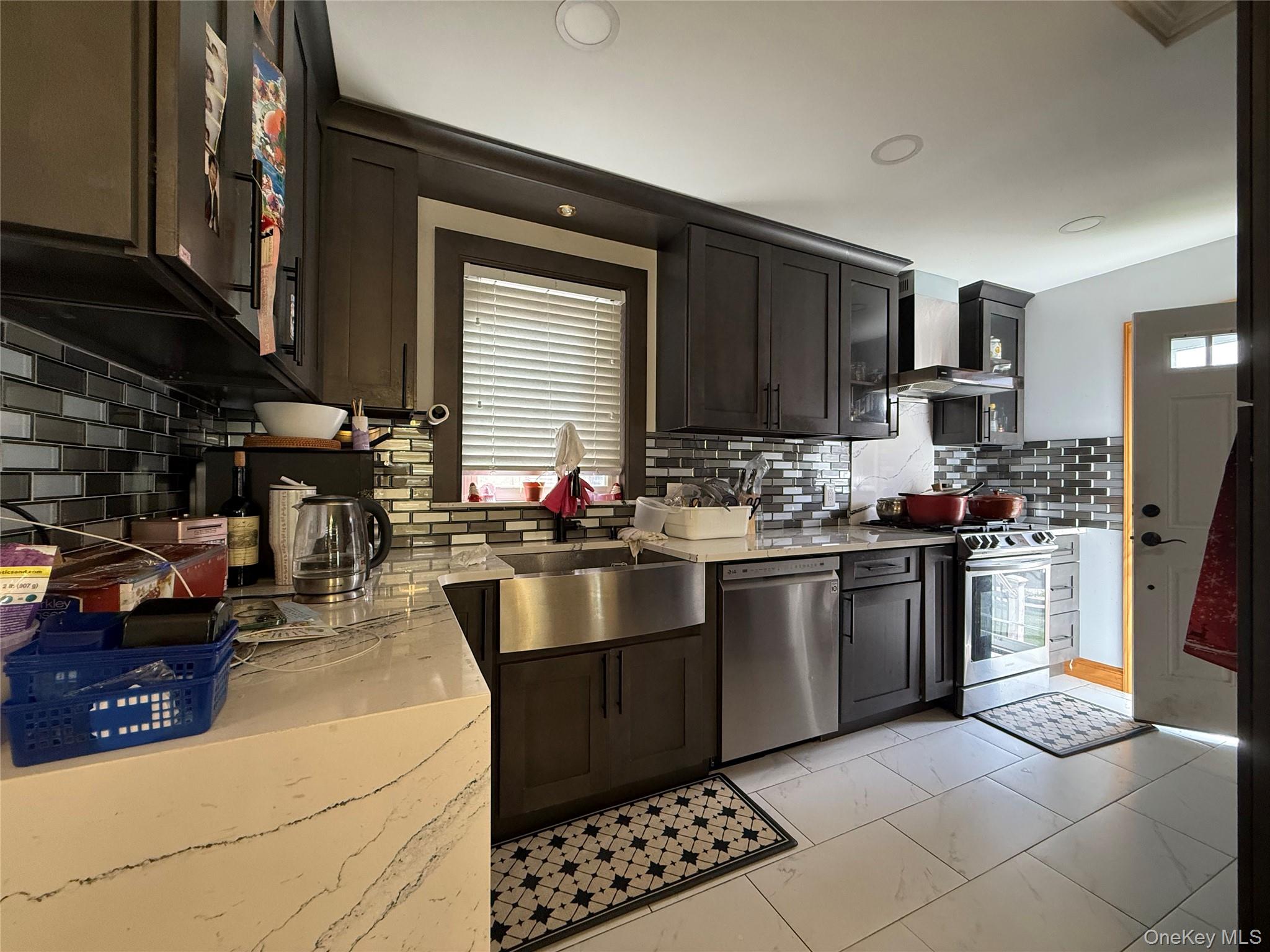 160-30 76th Road – For Sale photo 3