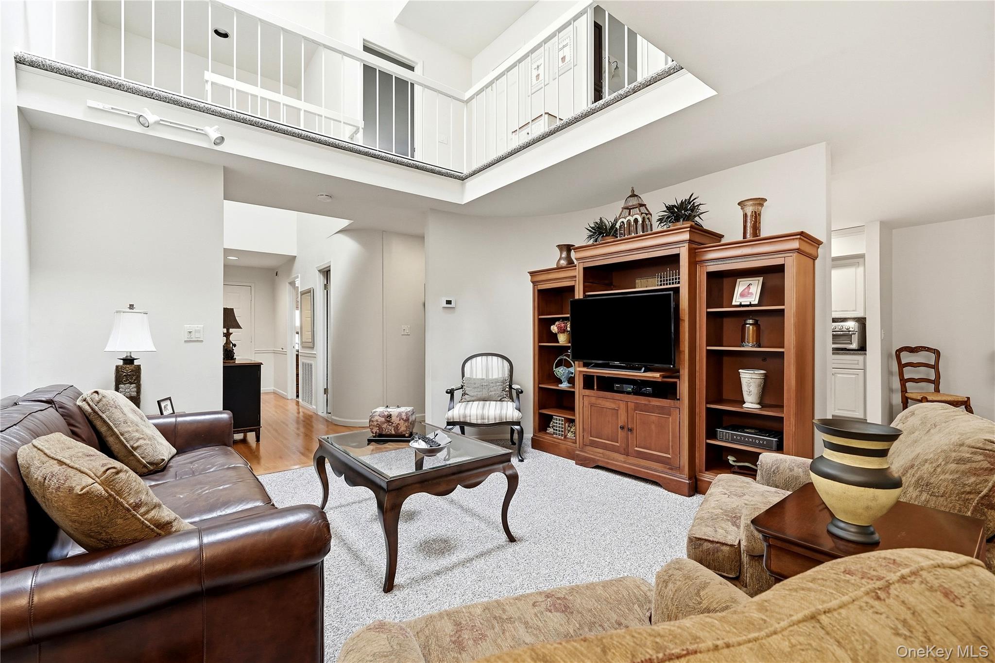 28 Hampton Court – For Rent photo 7