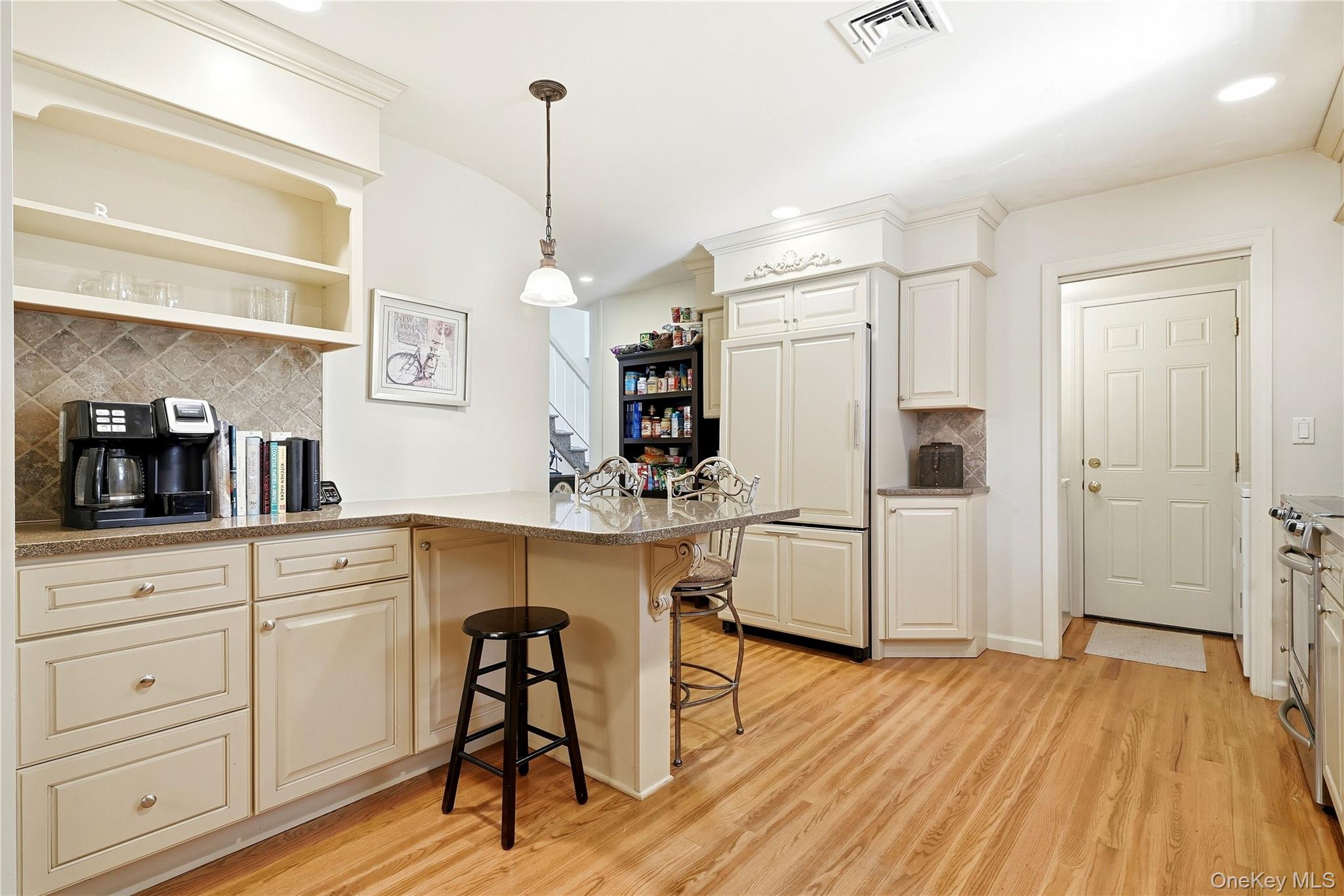 28 Hampton Court – For Rent photo 14