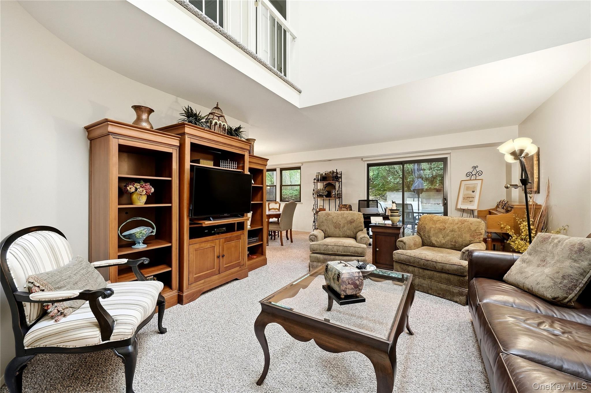 28 Hampton Court – For Rent photo 6
