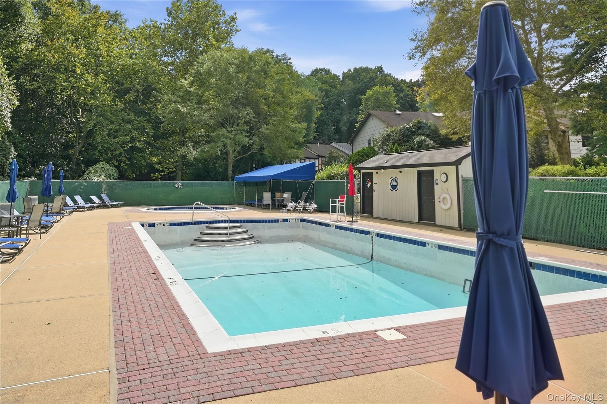 28 Hampton Court – For Rent photo 32