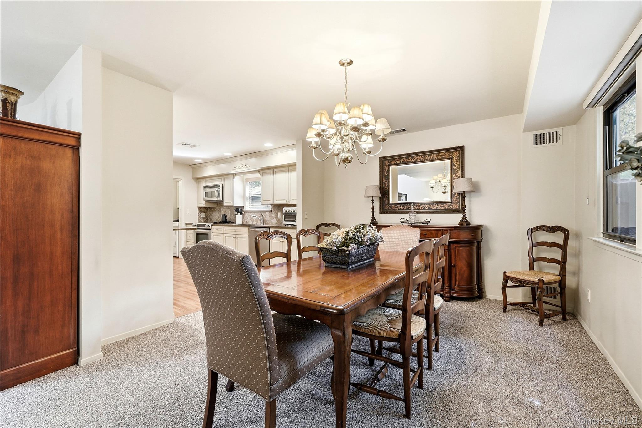 28 Hampton Court – For Rent photo 16