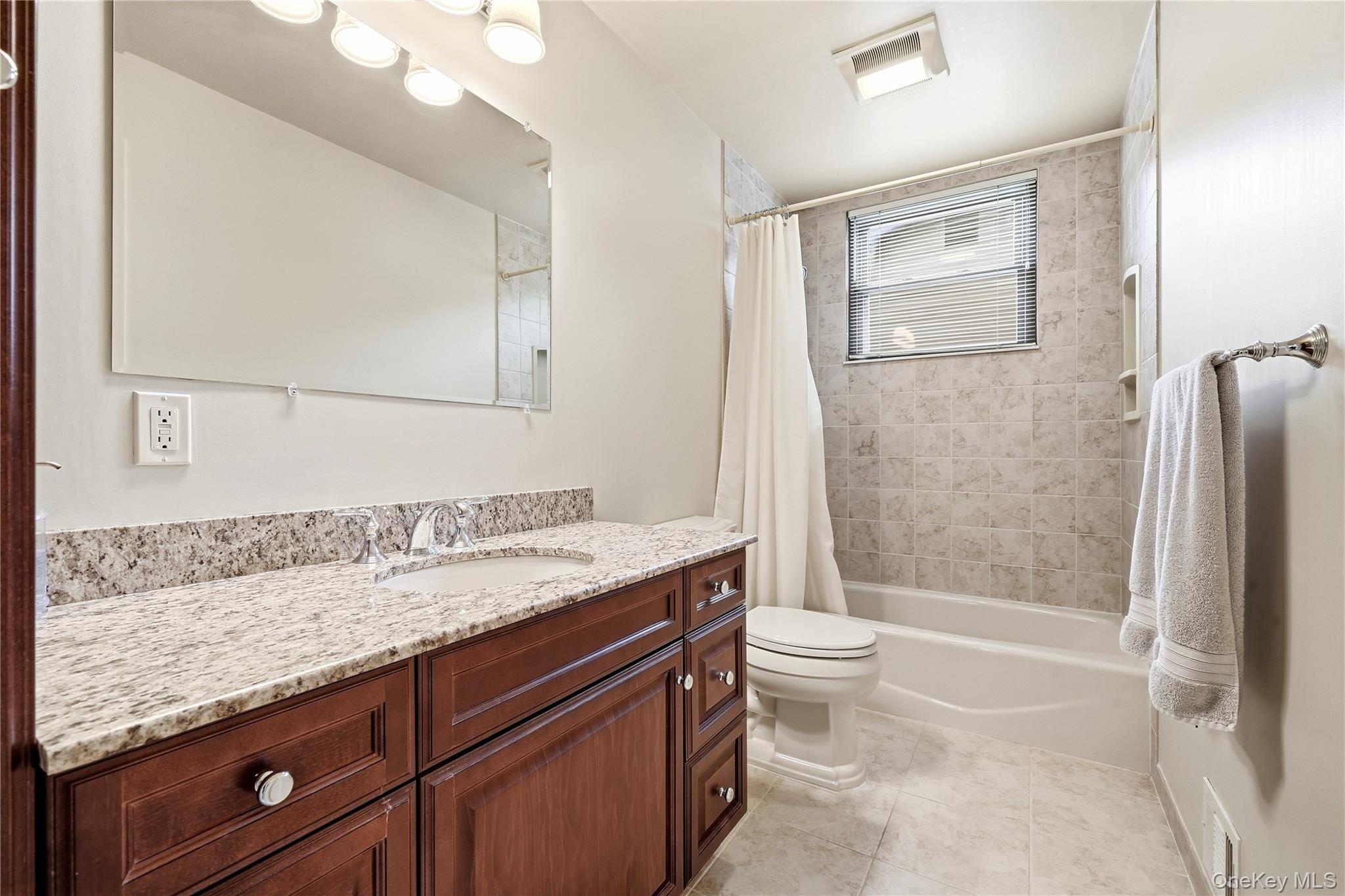 28 Hampton Court – For Rent photo 26