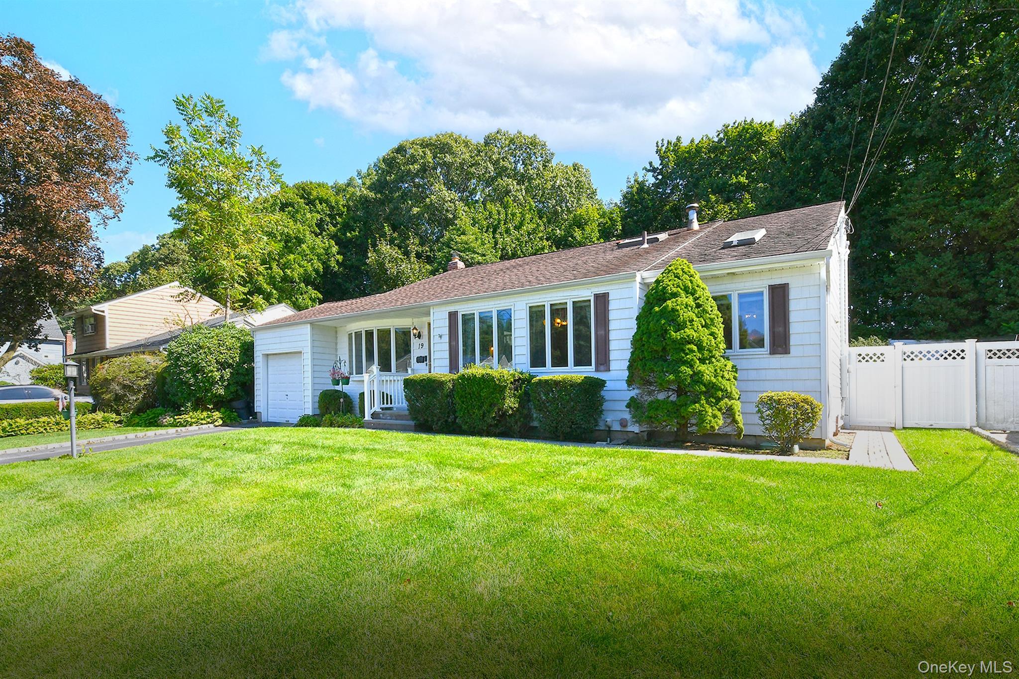 19 Court Drive – For Sale photo 3